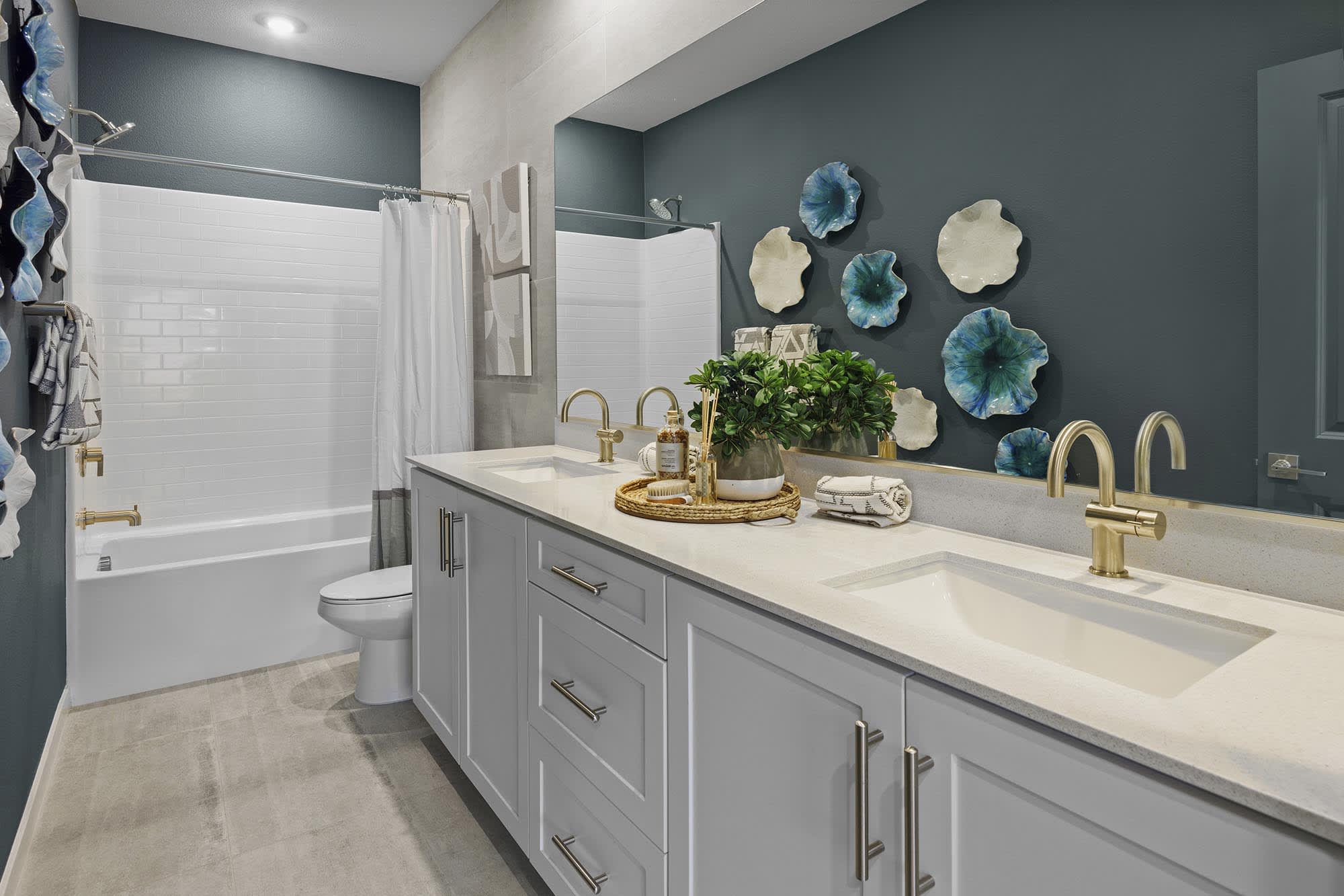 Secondary Bathroom | Plan One | Strata | Narra Hills | New Single-Family Homes in North Fontana, CA | Landsea Homes