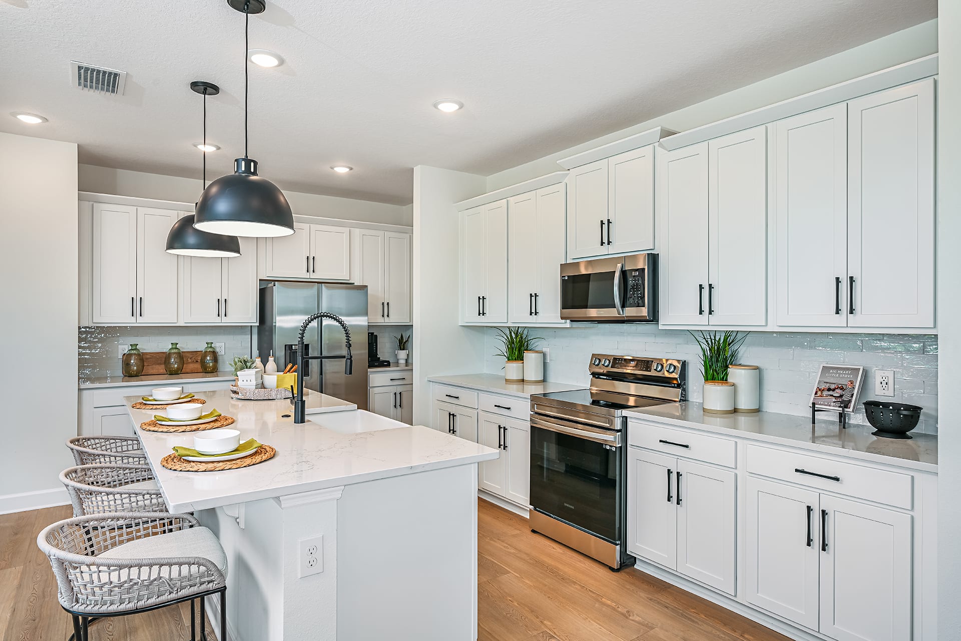 Serenity Kitchen | Storey Creek in Kissimmee, FL | Landsea Homes