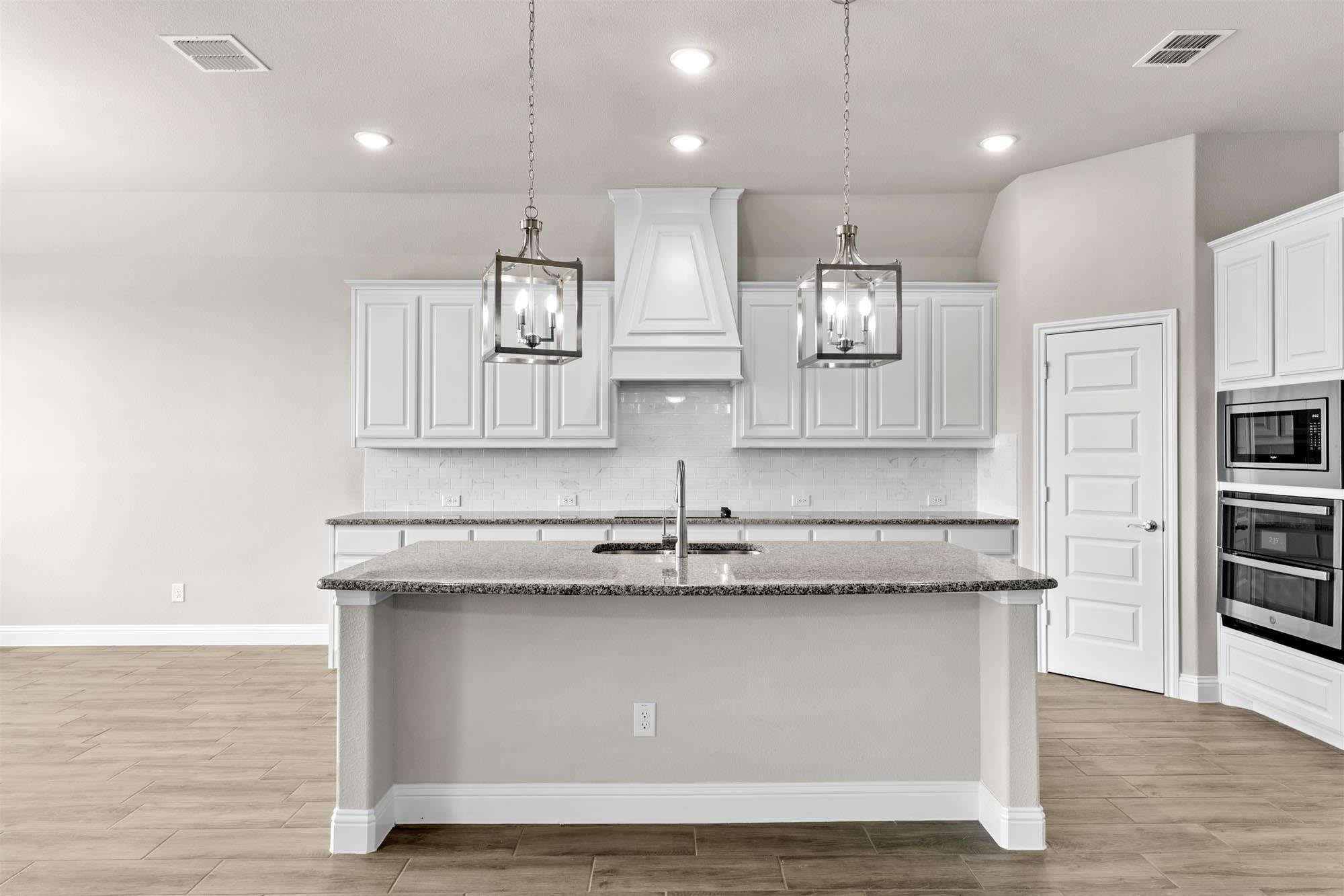 Kitchen | Concept 2796 at Massey Meadows in Midlothian, TX by Landsea Homes