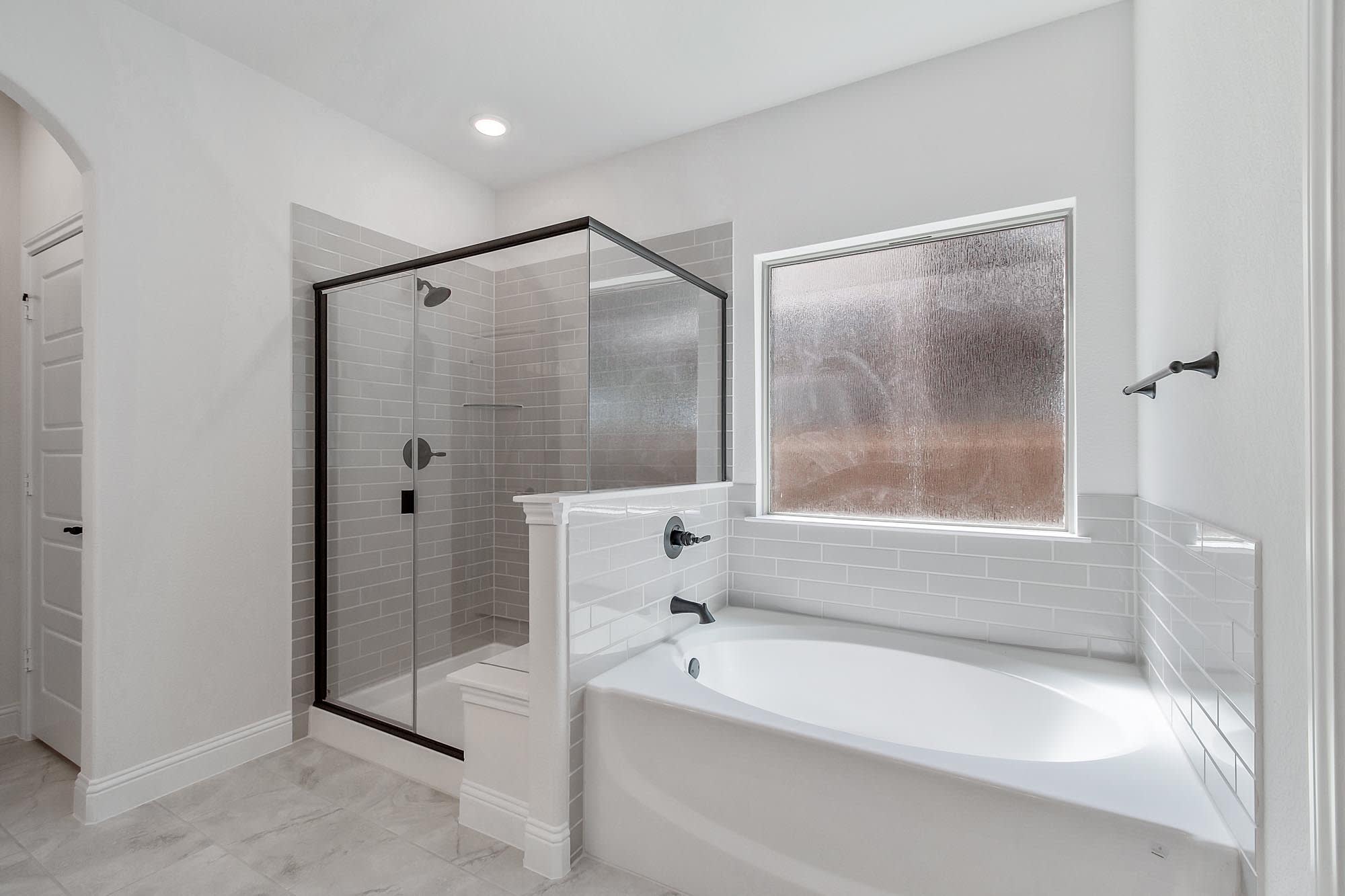 Primary Bathroom | Concept 2972 at Massey Meadows in Midlothian, TX by Landsea Homes