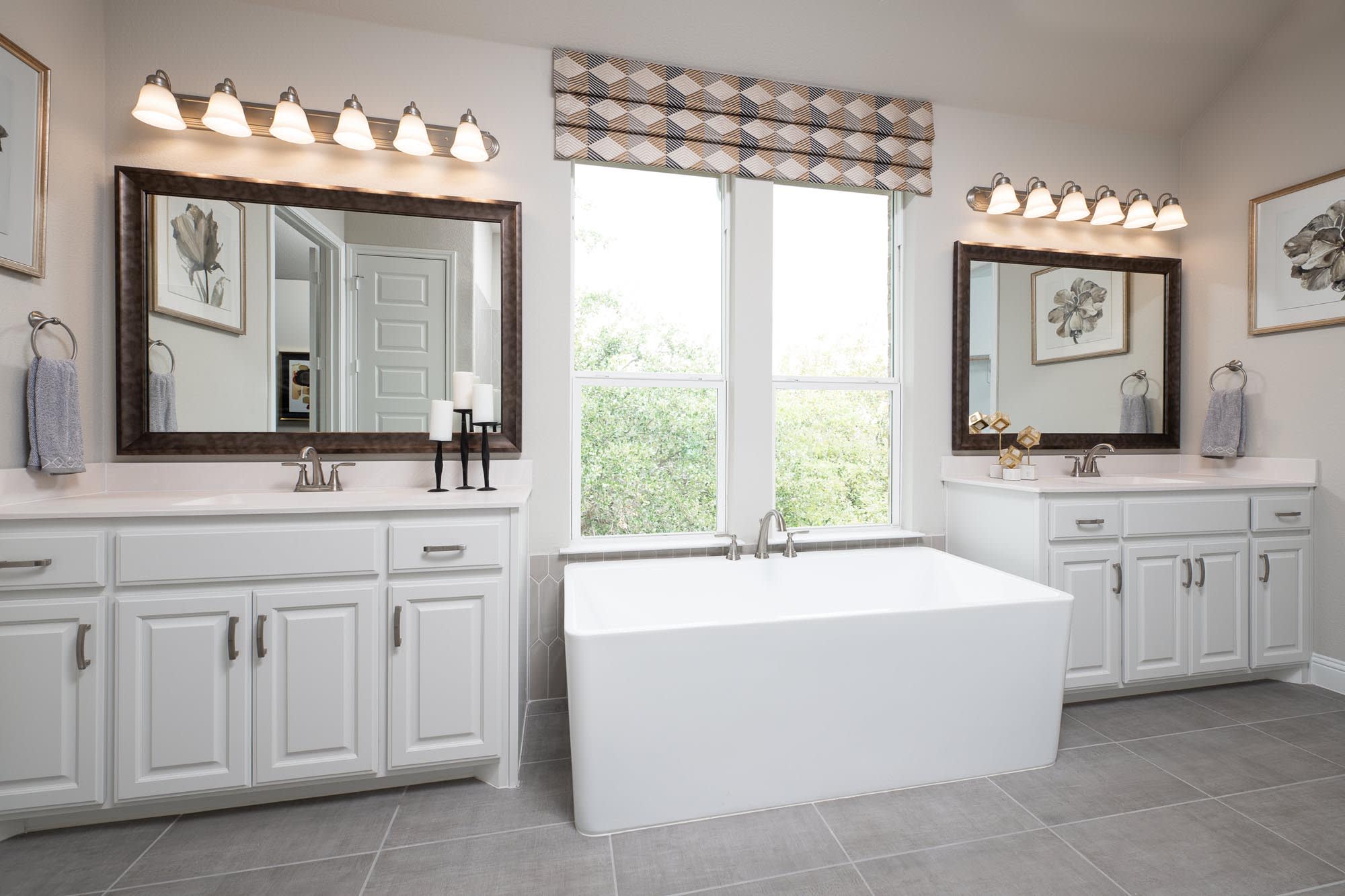 Primary Bathroom | Concept 3141 at The Meadows in Gunter, TX by Landsea Homes