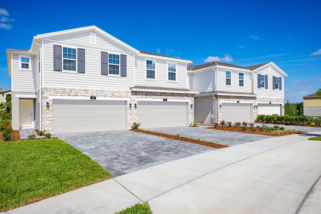 2-Car Garage Townhomes | Thompson Village | New Homes in Apopka, FL | Landsea Homes