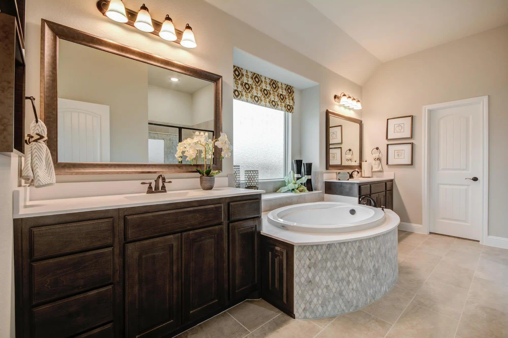 Primary Bathroom | Concept 2622 at Belle Meadows in Cleburne, TX by Landsea Homes