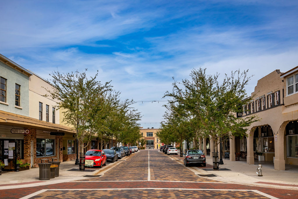 Less than 10 miles from Historic Downtown St. Cloud, home to locally owned restaurants, boutiques, and live music.