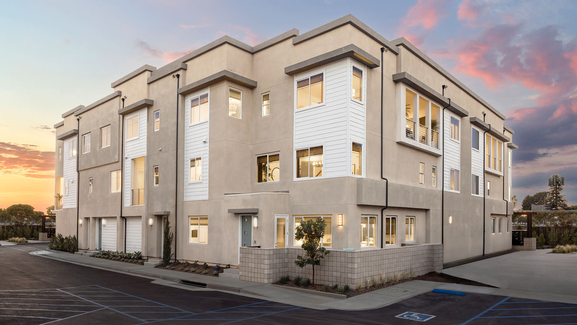 Exterior – Gage | Essex + Gage in Huntington Beach, CA by Landsea Homes