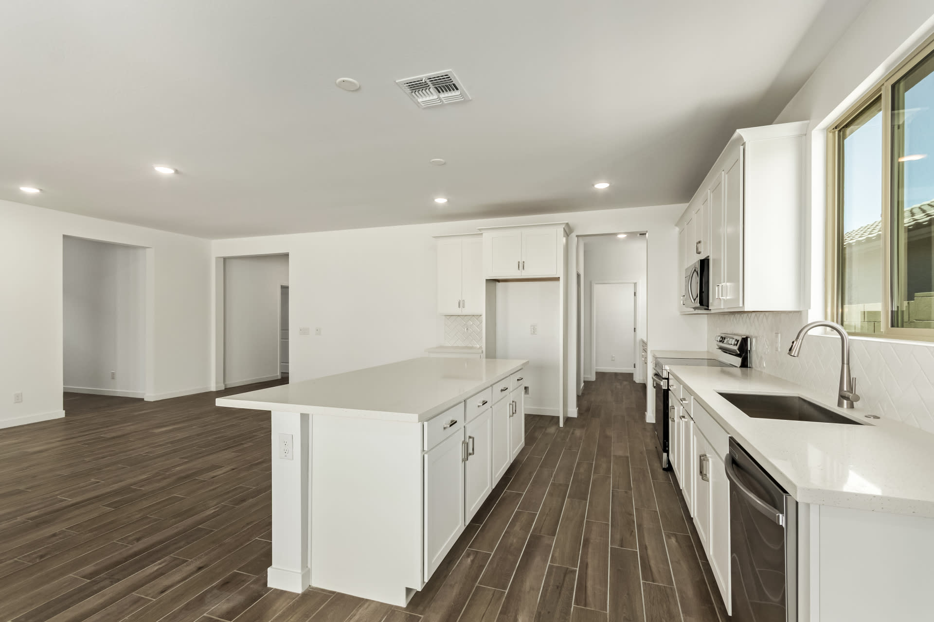 Lot 198 | Parker Floorplan | The Villages at North Copper Canyon – Valley Series | New homes in Surprise, Arizona | Landsea Homes