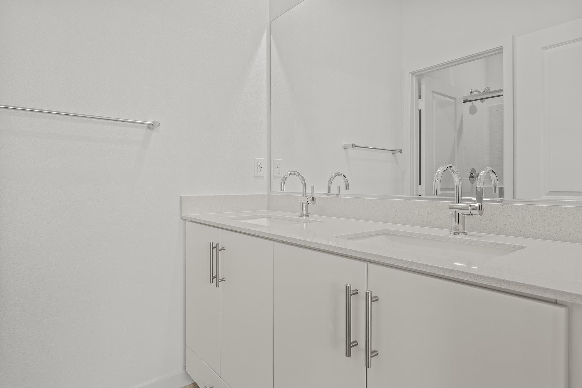 Primary Bathroom – Plan Four at Mason in Anaheim, CA by Landsea Homes