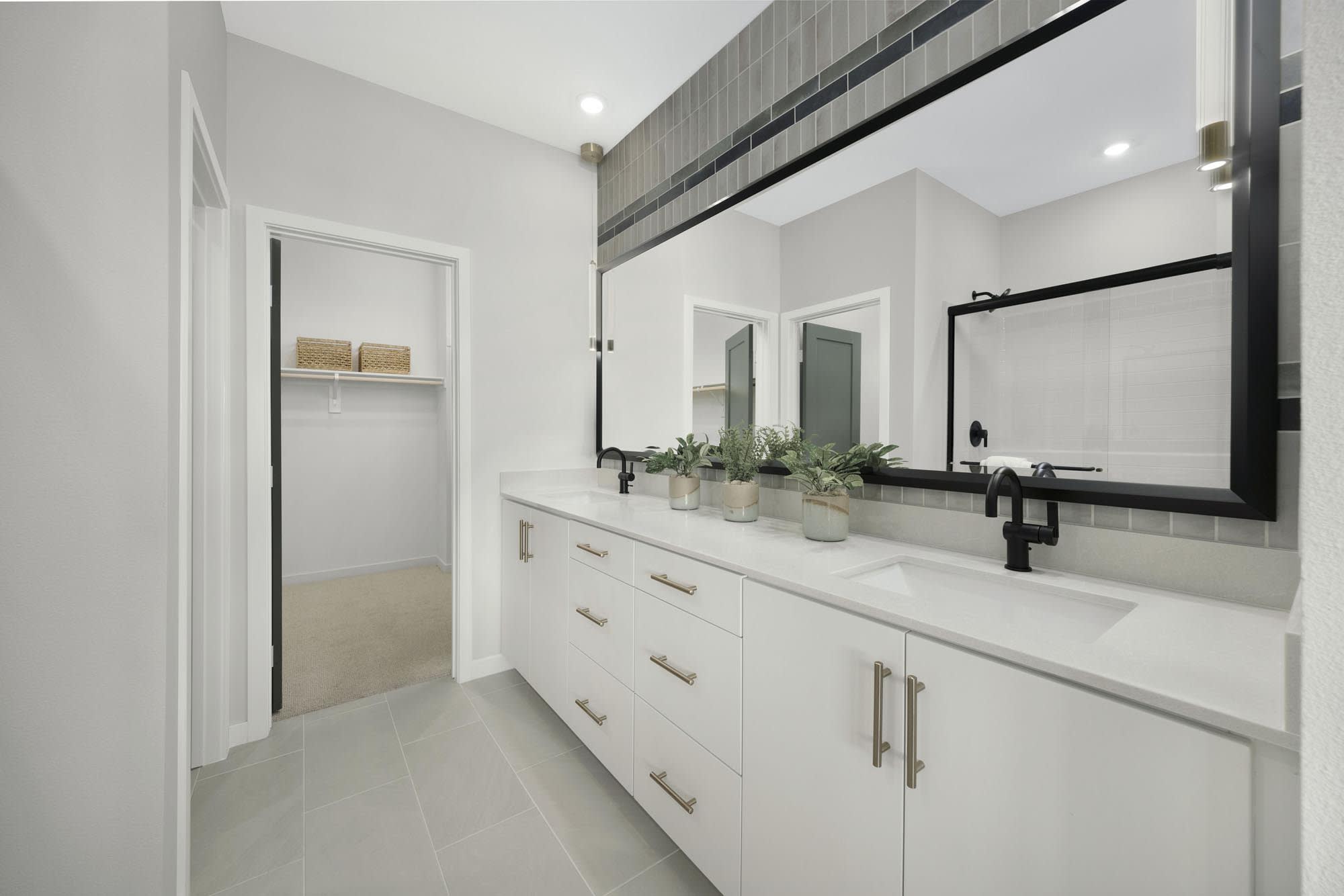 Primary Bathroom – Plan Six at Mason in Anaheim, CA by Landsea Homes
