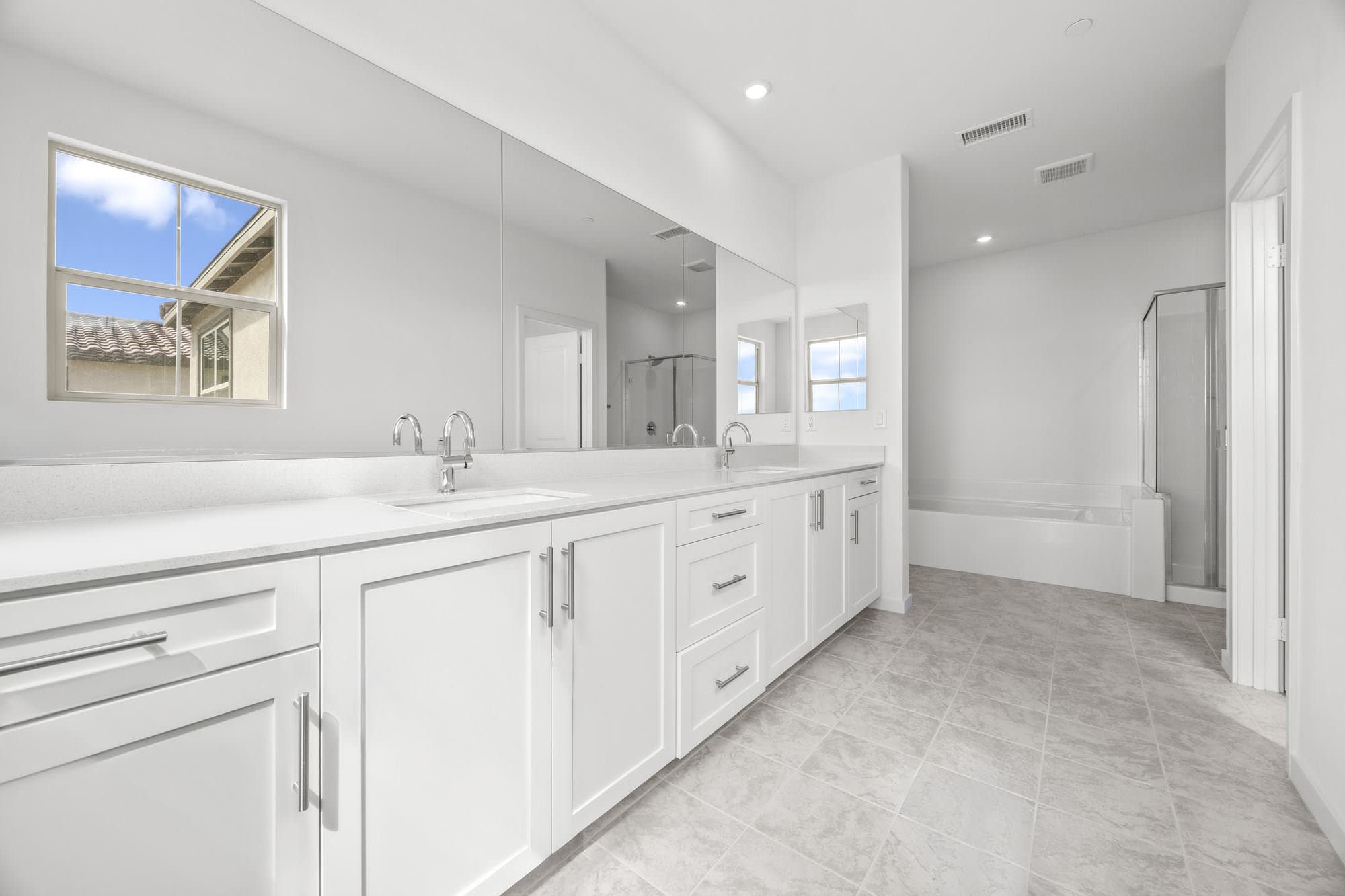 Primary Bathroom | Lot 184 | Wildstar at Narra Hills in Fontana, CA by Landsea Homes