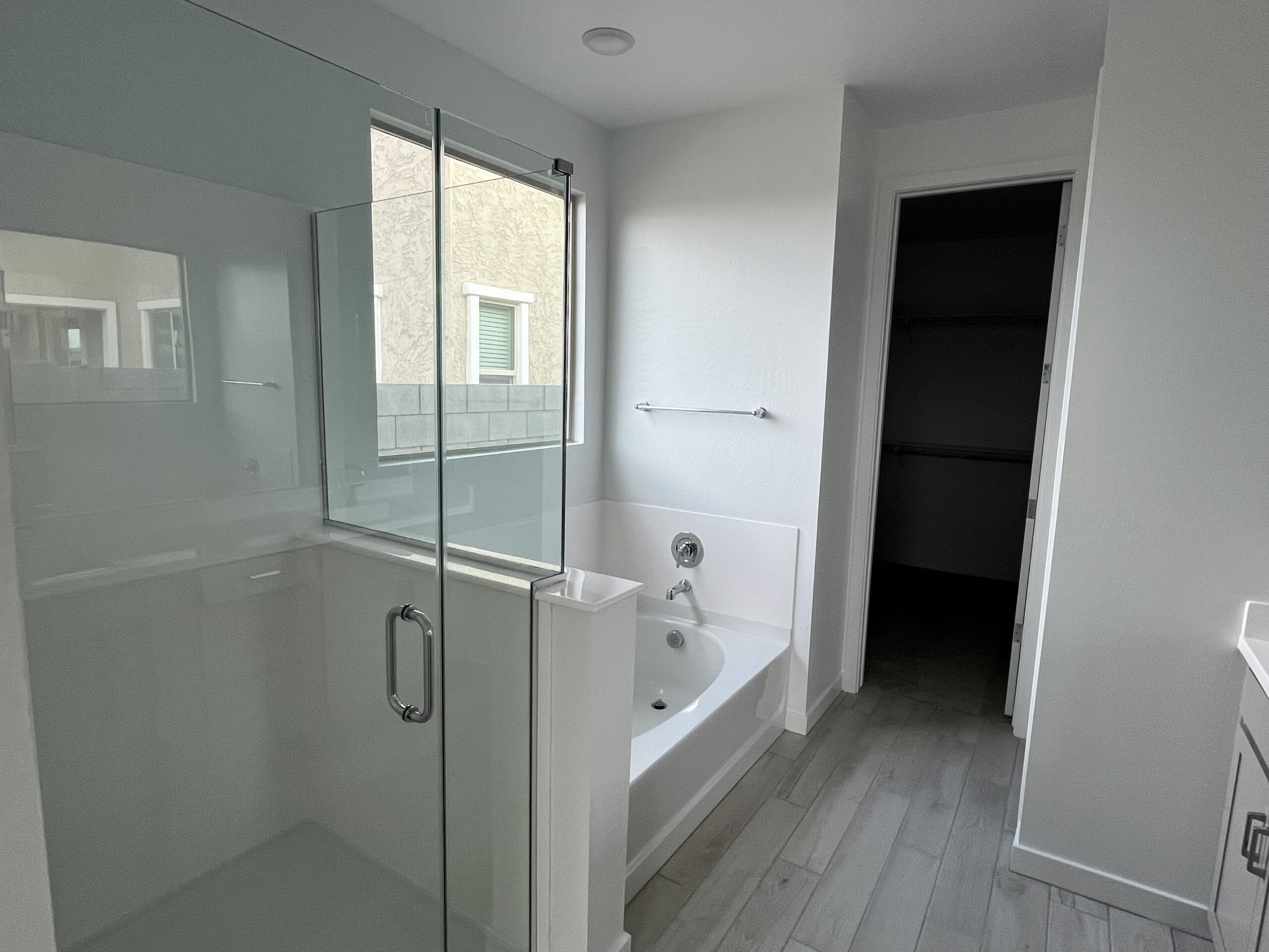 Lot 99 | Primary Bath | Alani | Harvest at Citrus Park | New Homes in Goodyear, AZ | Landsea Homes