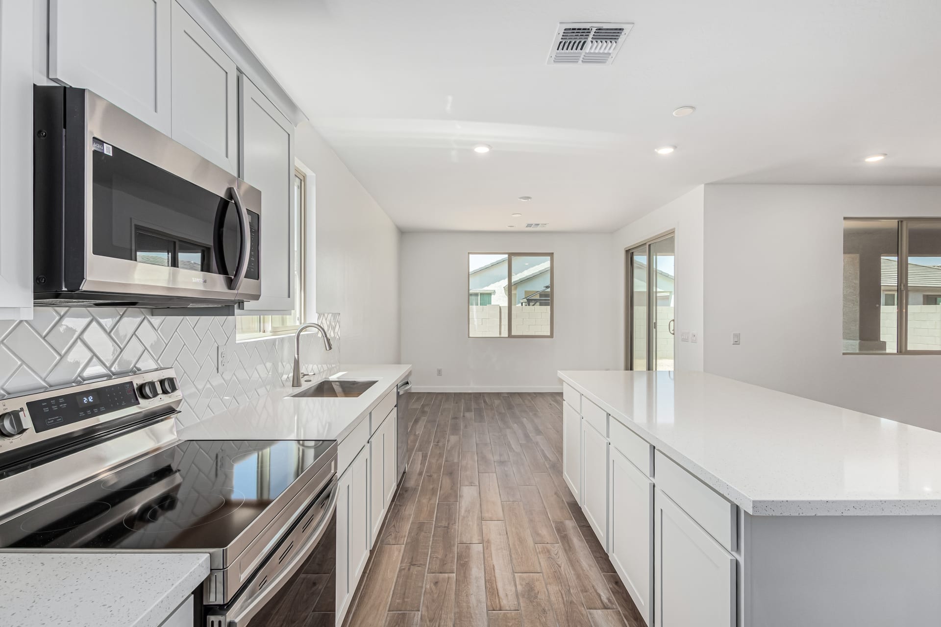 Lot 239 | Falcon Floorplan | The Villages at North Copper Canyon – Valley Series | New homes in Surprise, Arizona | Landsea Homes