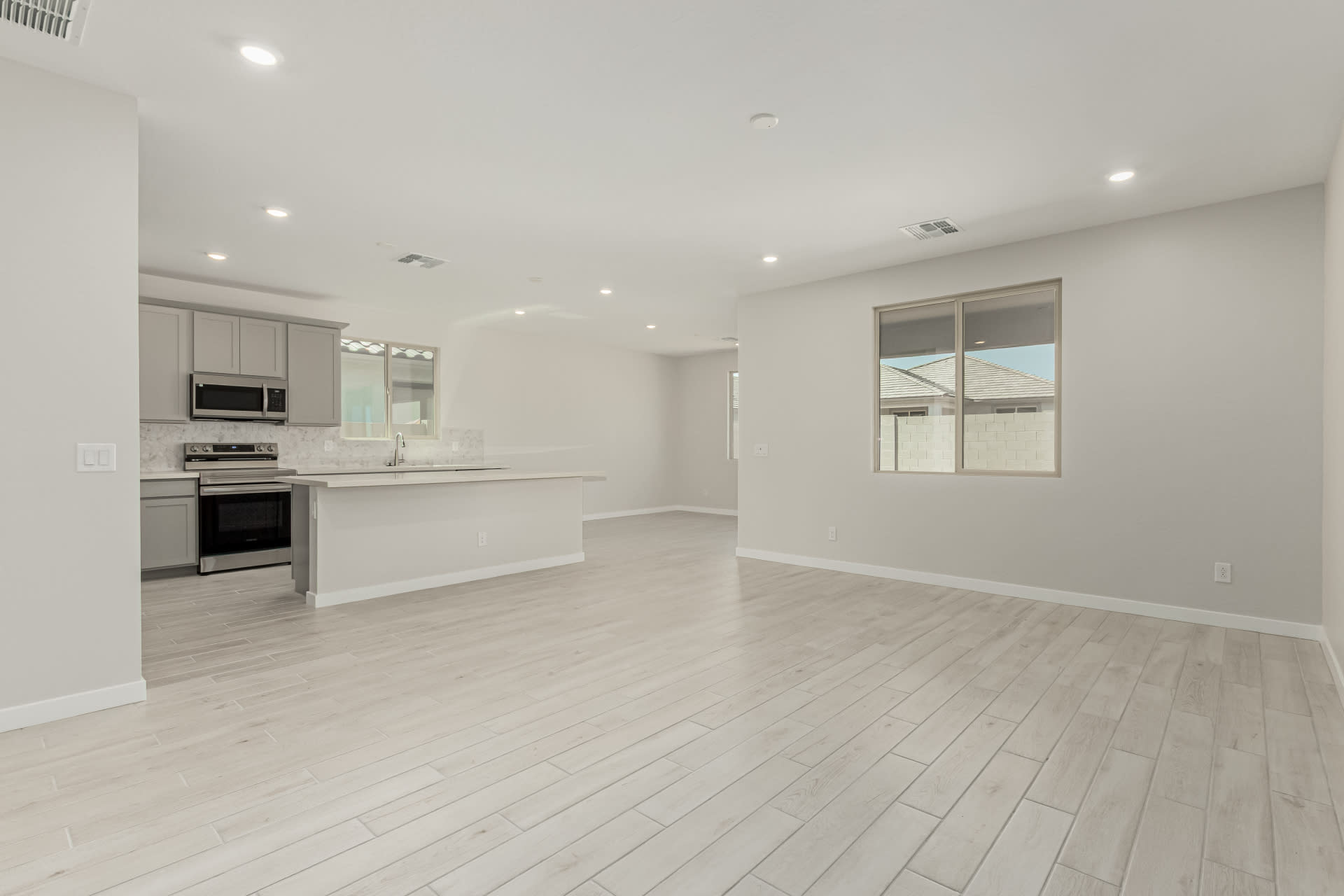 Lot 237 | Falcon Floorplan | The Villages at North Copper Canyon – Valley Series | New homes in Surprise, Arizona | Landsea Homes