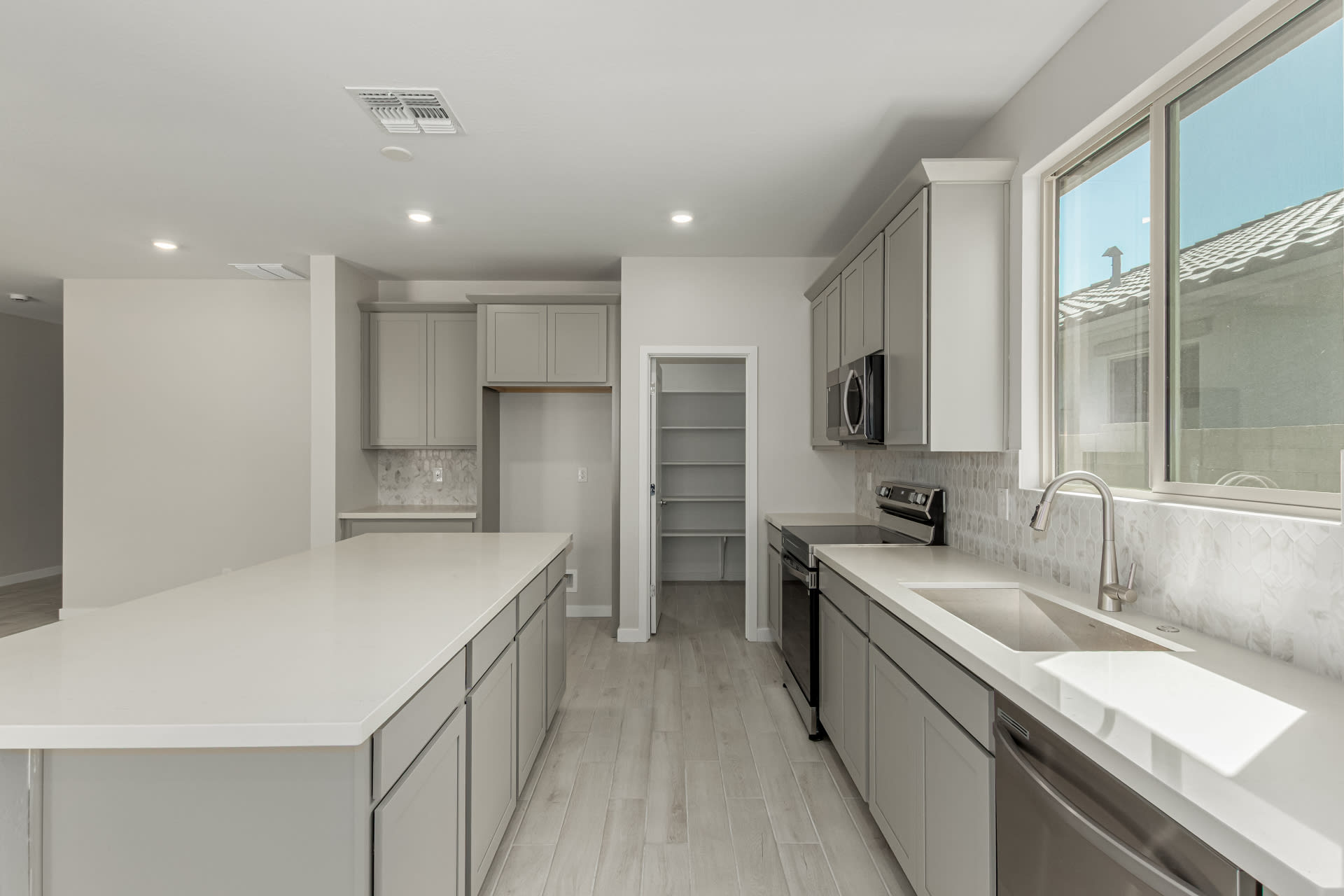 Lot 237 | Falcon Floorplan | The Villages at North Copper Canyon – Valley Series | New homes in Surprise, Arizona | Landsea Homes