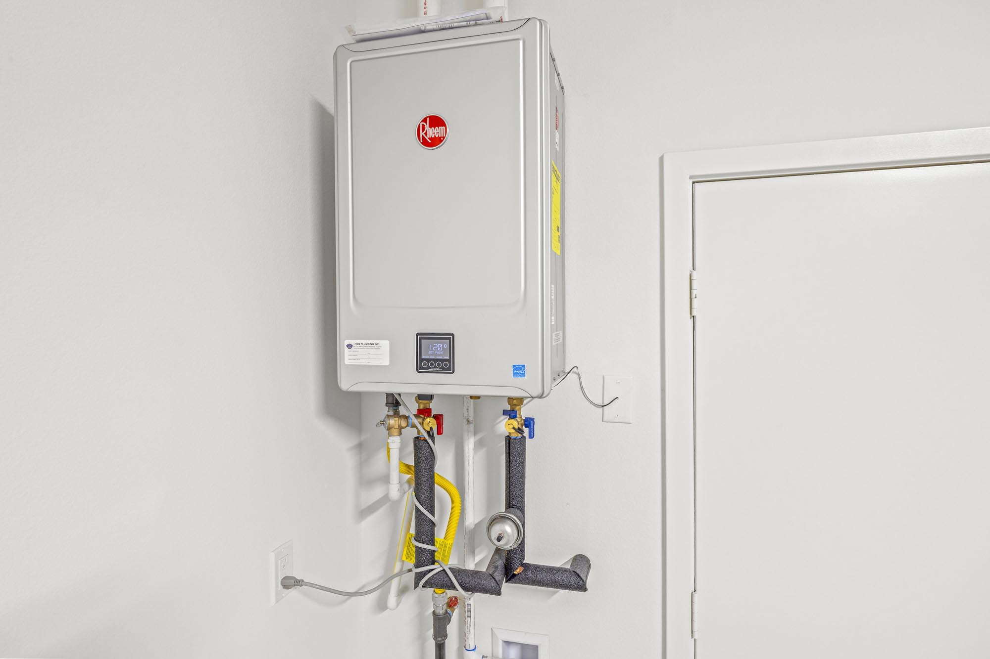 Garage | Lot 127 | Skyeland at Narra Hills in Fontana, CA by Landsea Homes