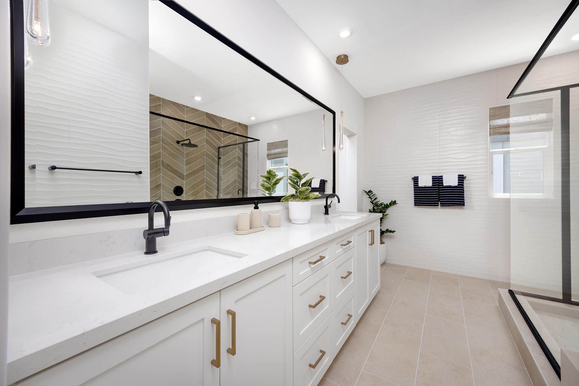 Primary Bath – Plan Ten | Essex + Gage in Huntington Beach, CA by Landsea Homes