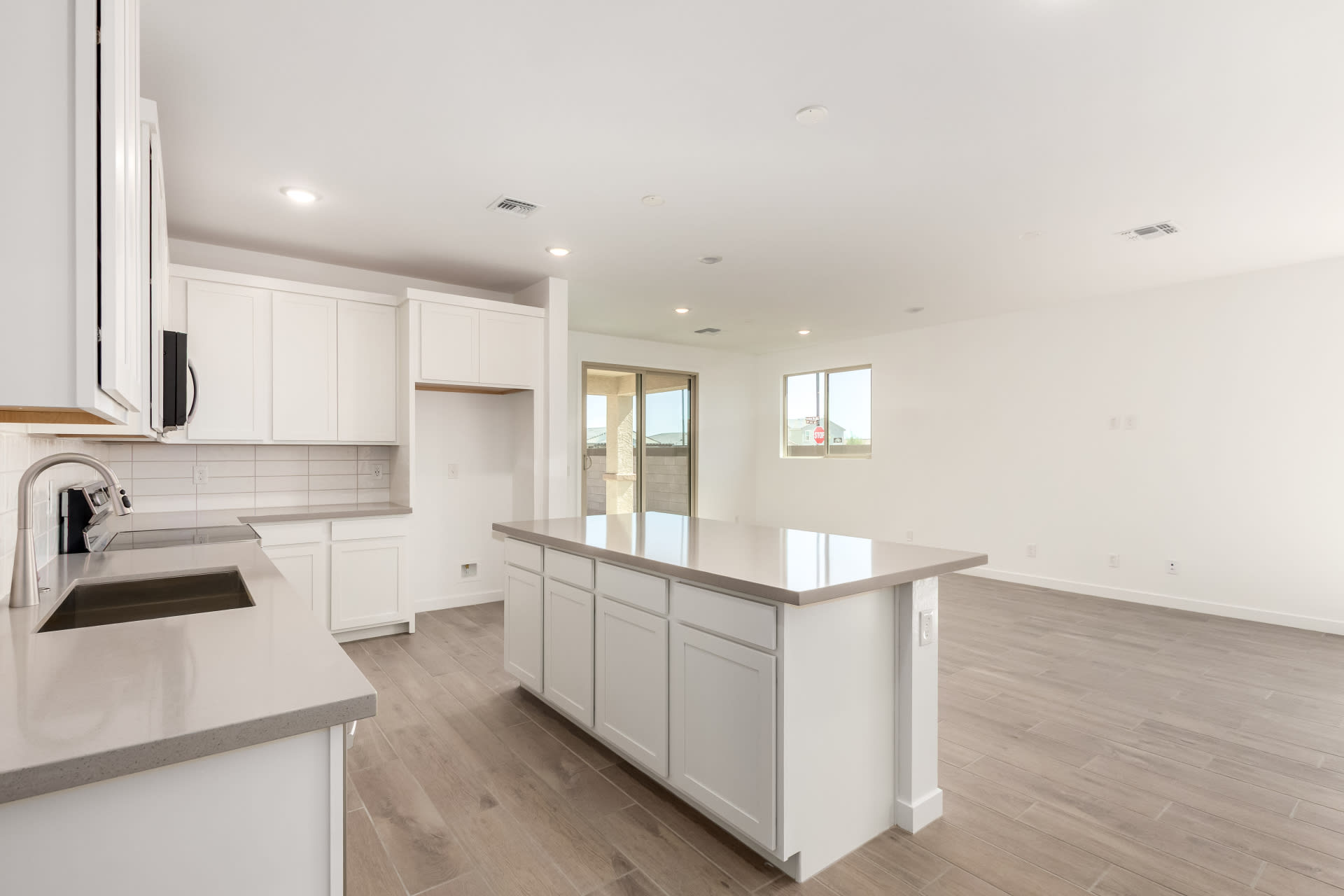 Lot 15 | Madera | The Villages at North Copper Canyon - Canyon Series | Surprise, AZ | Landsea Homes