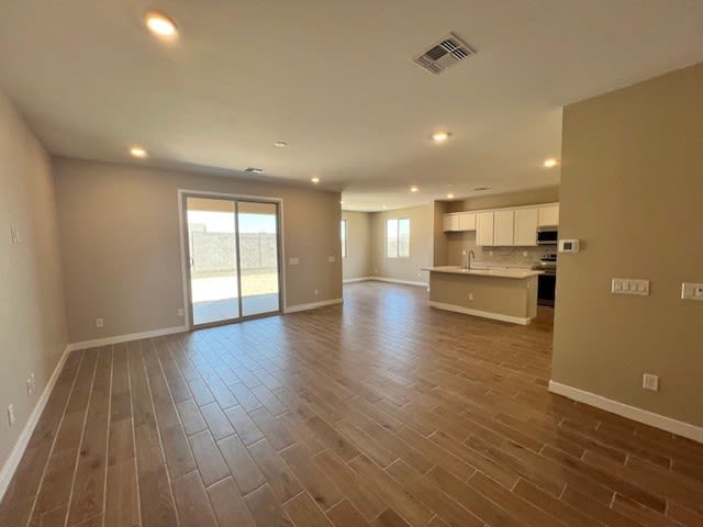 Lot 202 | Great Room | Fremont | Bentridge – Peak Series | New Homes in Buckeye, AZ | Landsea Homes