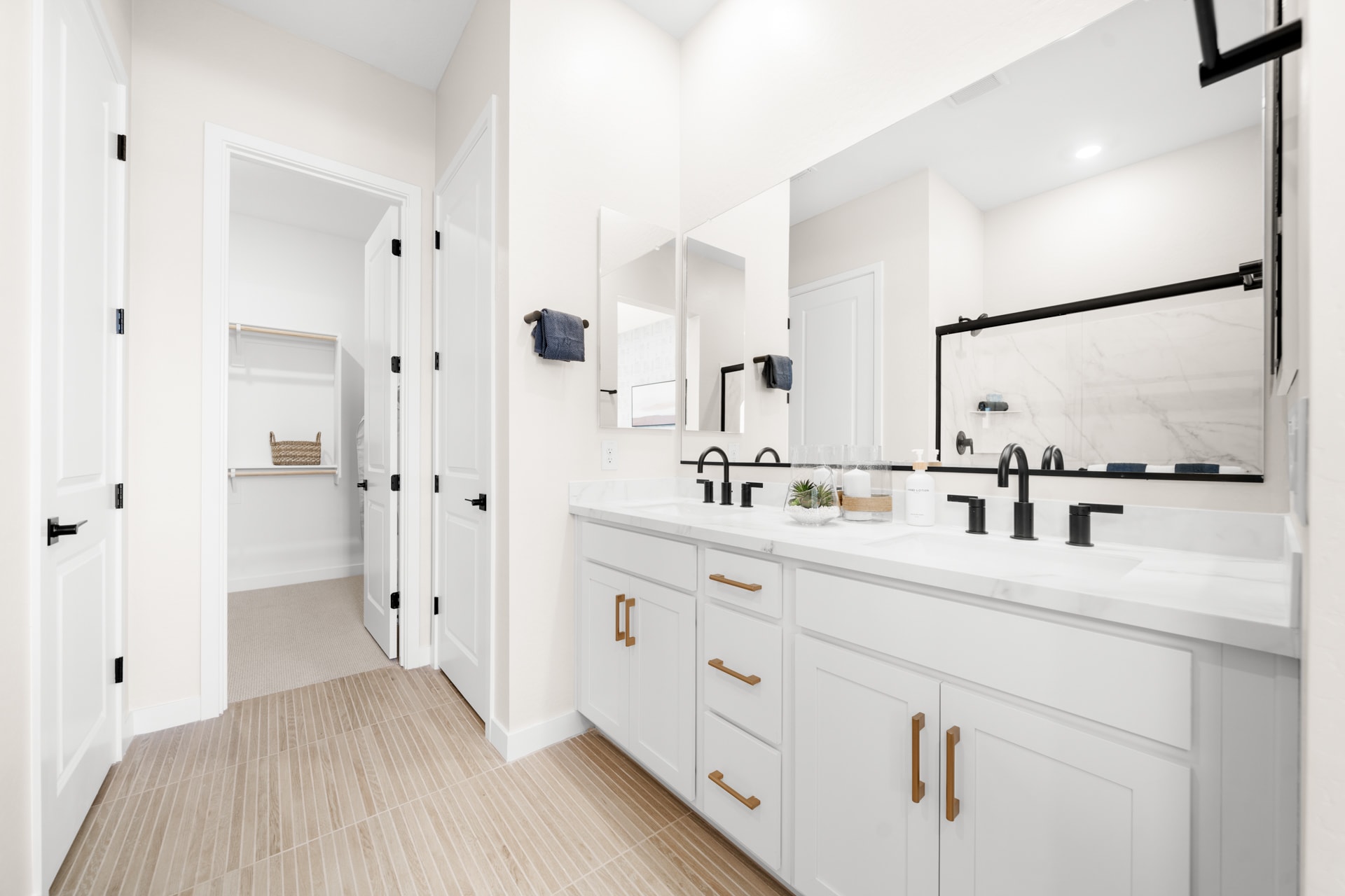 Primary Bathroom | Gemini Model Home | Rialta | New homes in Mesa, Arizona | Landsea Homes