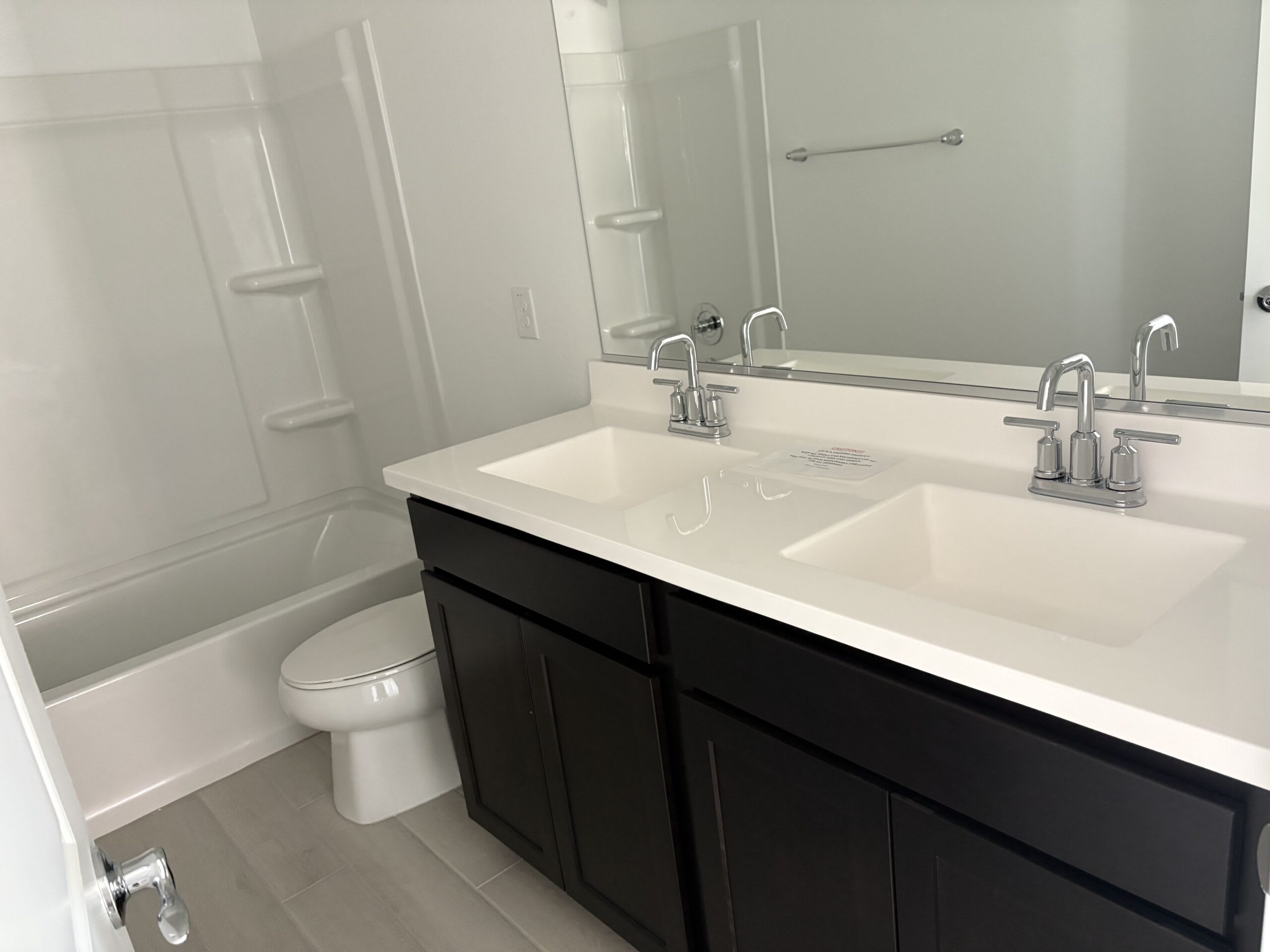 Lot 148 | Bathroom 2 | Tangelo | Mandarin at Citrus Park | New Homes in Goodyear, AZ | Landsea Homes