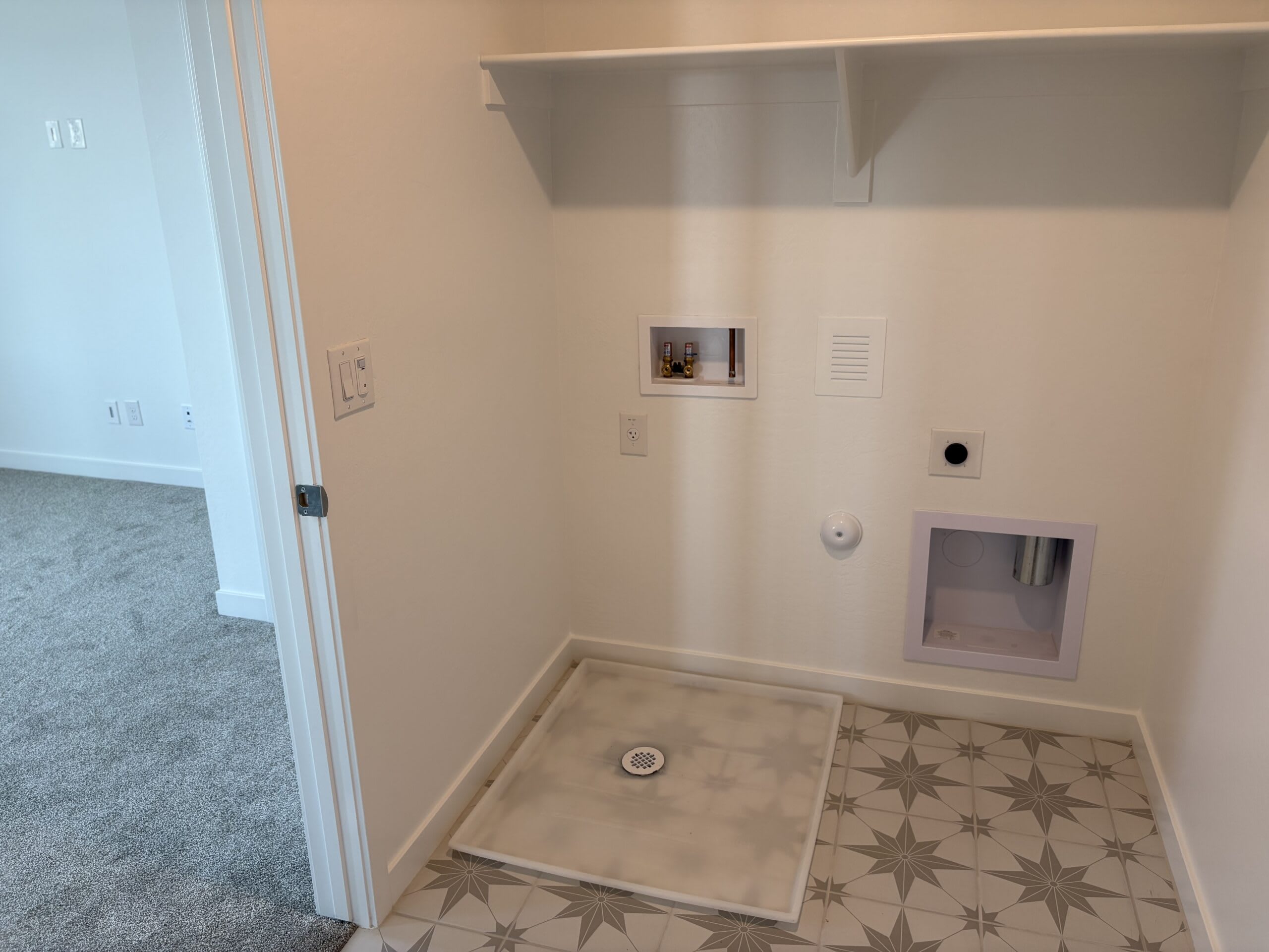 Lot 148 | Laundry Room | Tangelo | Mandarin at Citrus Park | New Homes in Goodyear, AZ | Landsea Homes