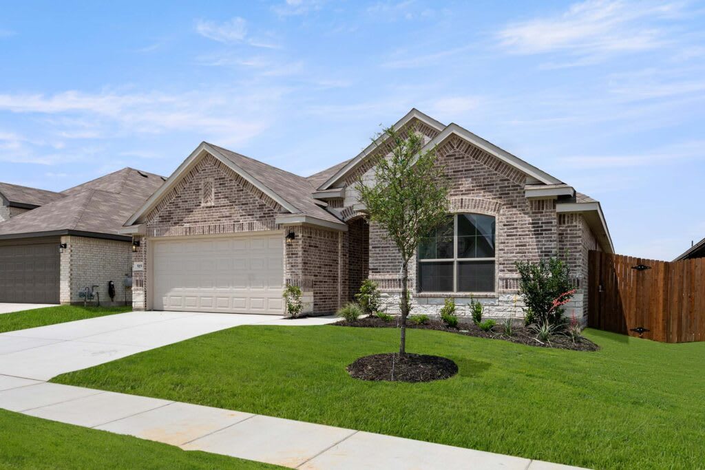 Exterior | 919 Madeline Lane | Chisholm HIlls | New Homes in Cleburne, TX by Landsea Homes