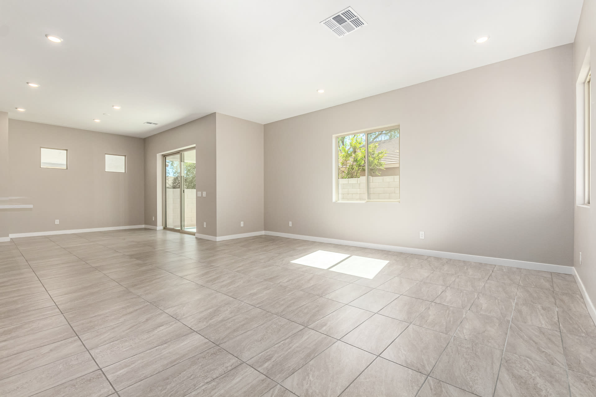 Lot 5 | Great Room & Dining Room | Virgo Floorplan at Rialta | New Homes in Mesa, AZ by Landsea Homes