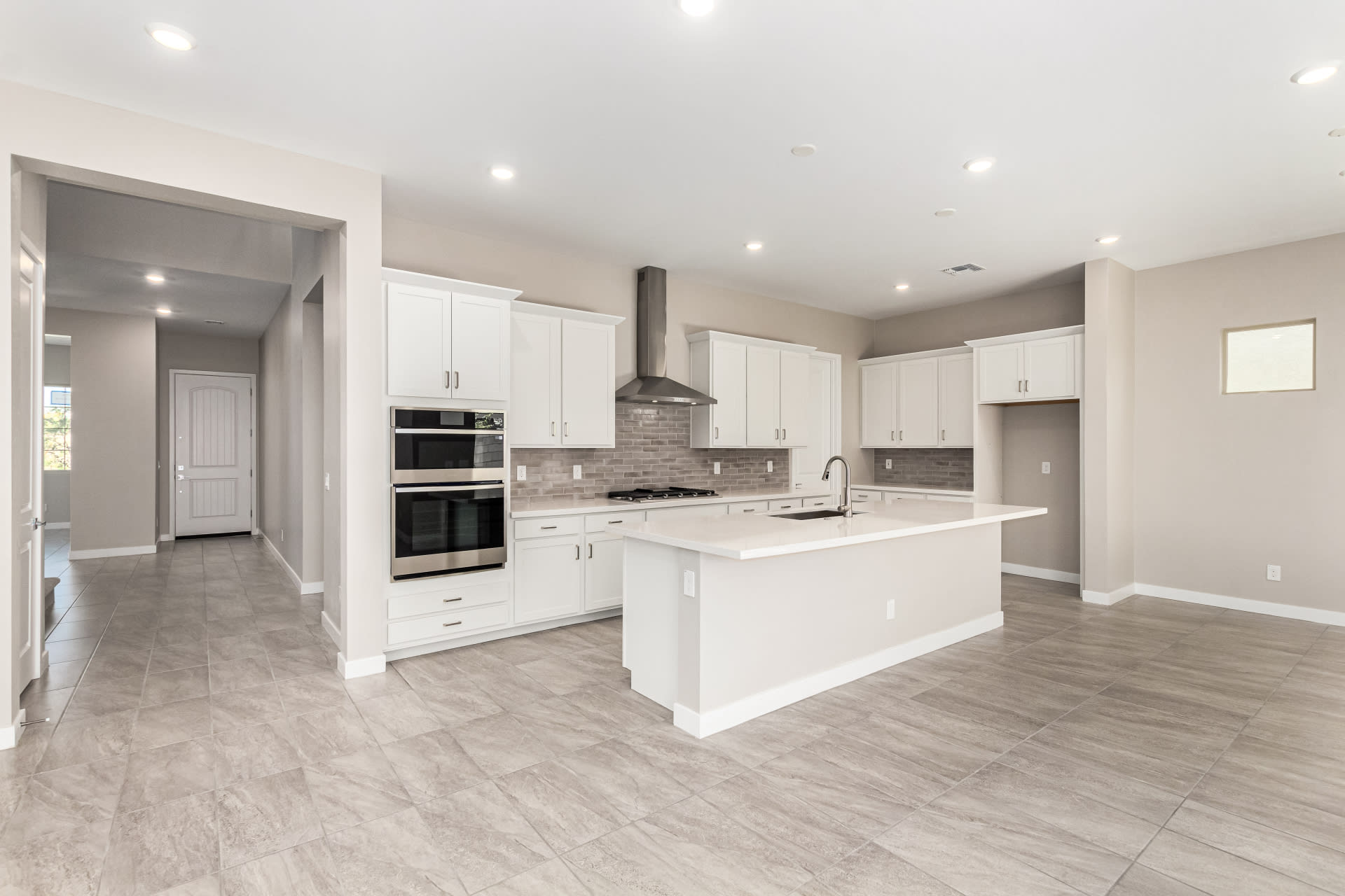 Lot 5 | Gourmet Kitchen | Virgo Floorplan at Rialta | New Homes in Mesa, AZ by Landsea Homes