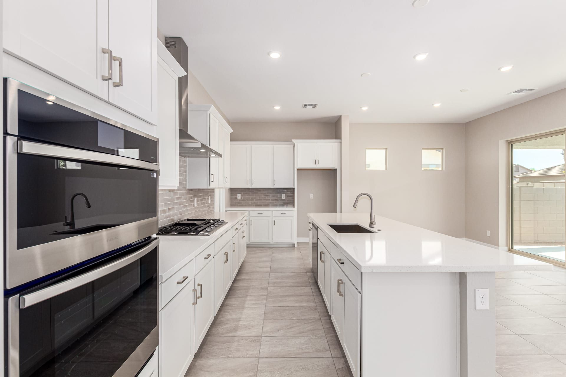 Lot 5 | Gourmet Kitchen | Virgo Floorplan at Rialta | New Homes in Mesa, AZ by Landsea Homes