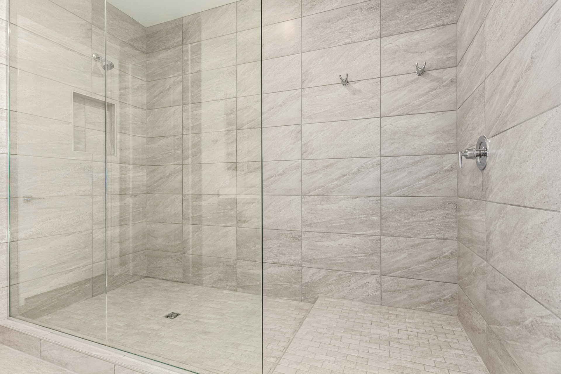 Lot 5 | Primary Bathroom | Virgo Floorplan at Rialta | New Homes in Mesa, AZ by Landsea Homes