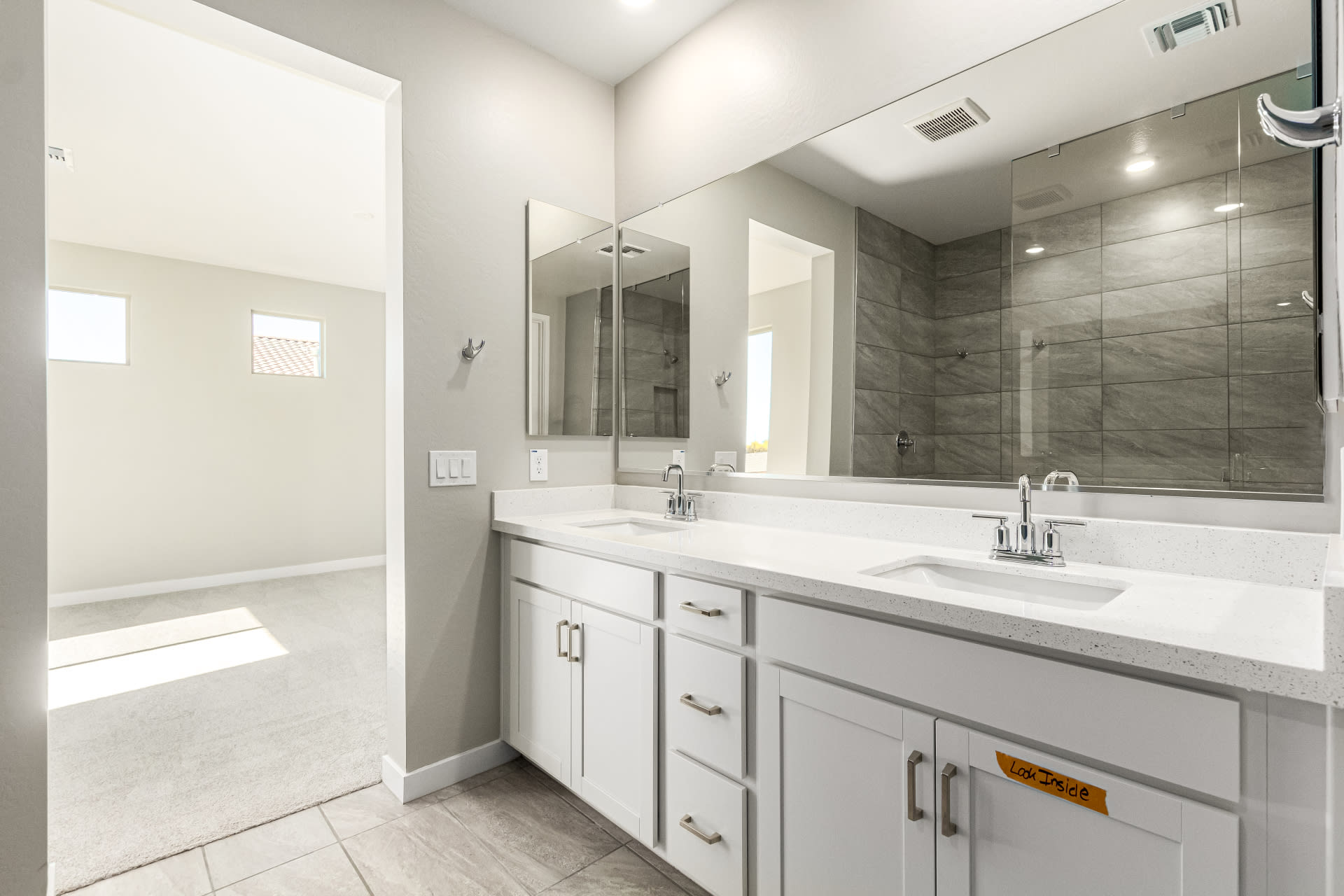 Lot 5 | Primary Bathroom | Virgo Floorplan at Rialta | New Homes in Mesa, AZ by Landsea Homes