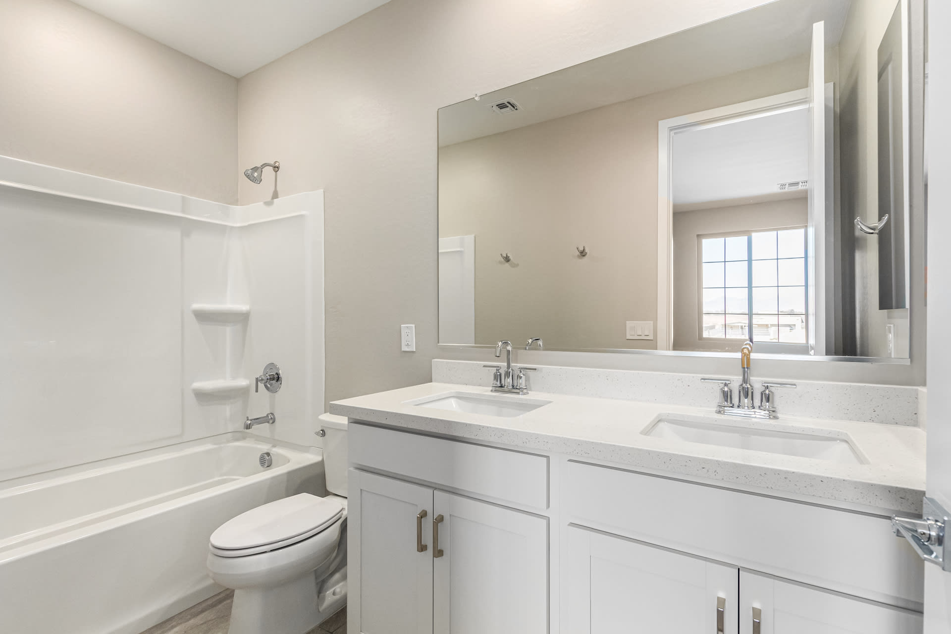 Lot 5 | Bath 2 | Virgo Floorplan at Rialta | New Homes in Mesa, AZ by Landsea Homes