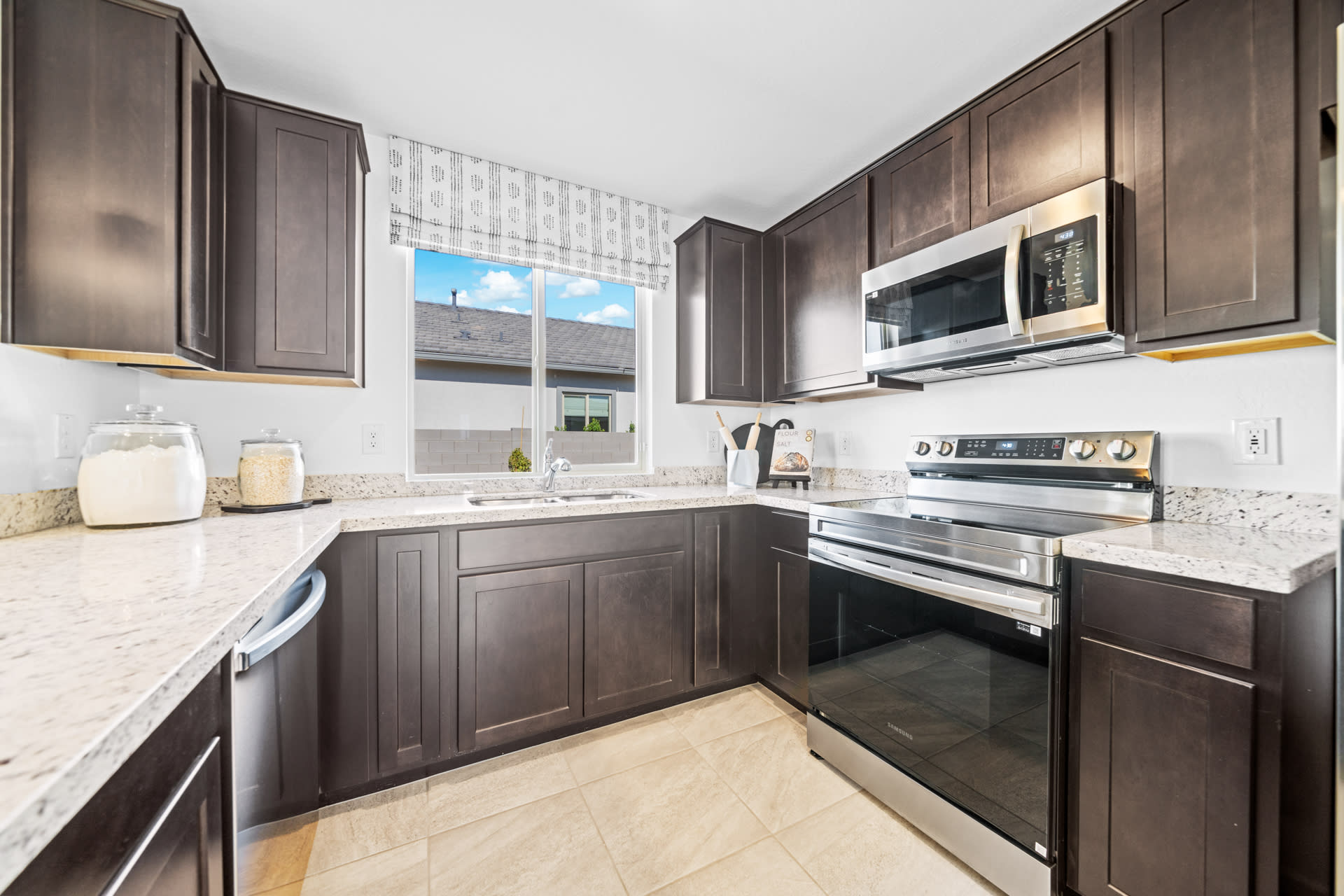 Kitchen | Pinnacle | Wildera – Crest Series | New Homes in San Tan Valley, AZ by Landsea Homes