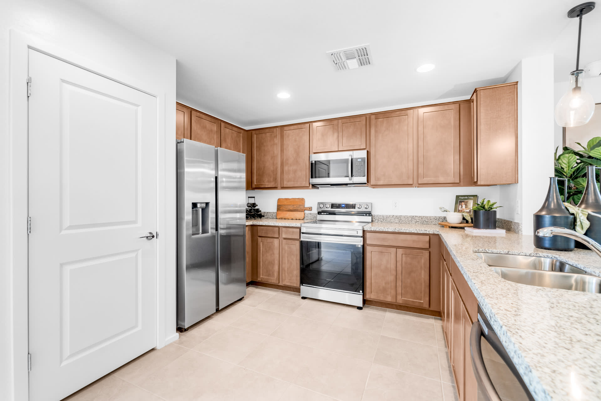 Kitchen| Horizon | Wildera – Crest Series | New Homes in San Tan Valley, AZ by Landsea Homes