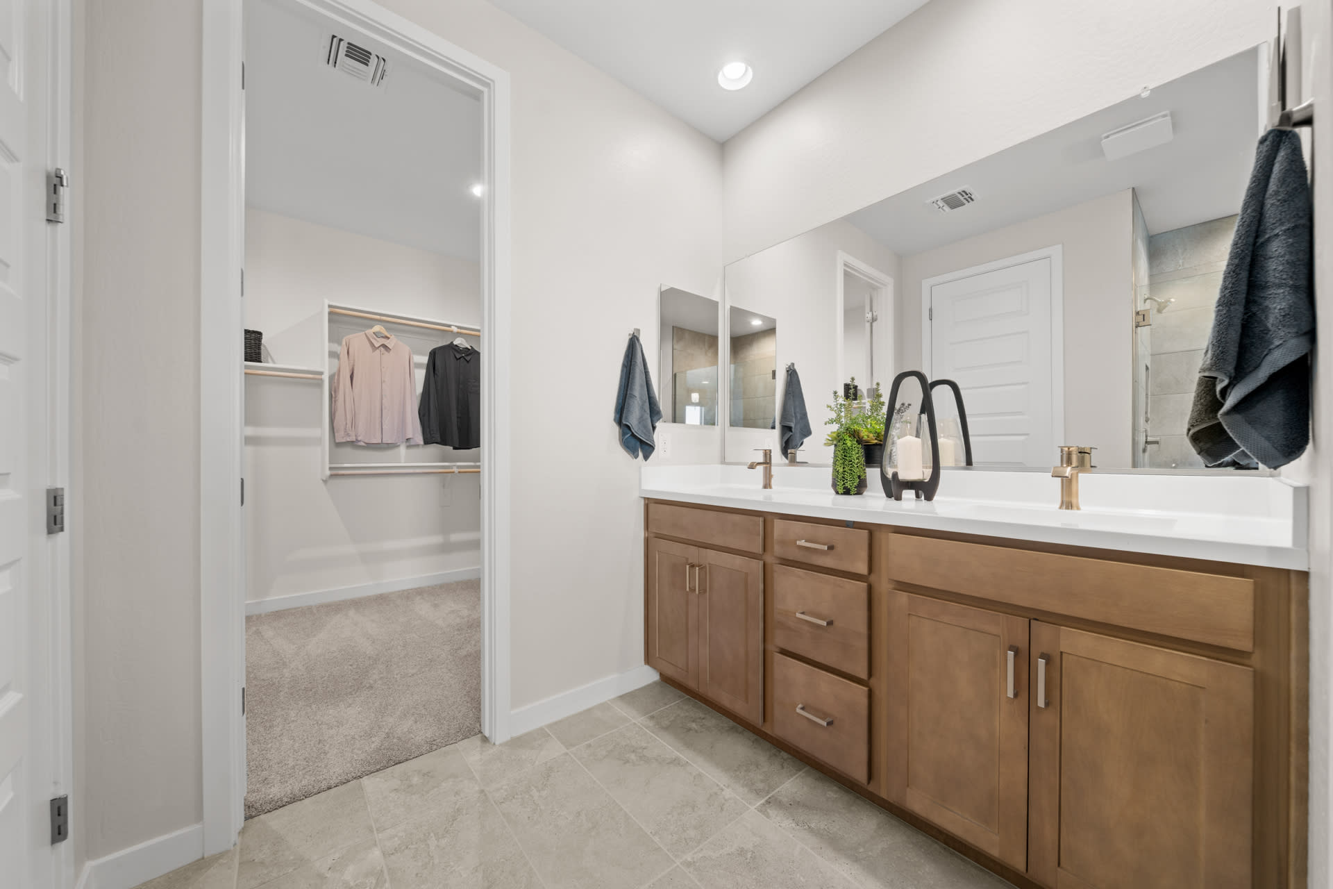 Primary Bathroom | Radiance Floorplan | Elara at Moonlight | New Homes in Maricopa, AZ by Landsea Homes