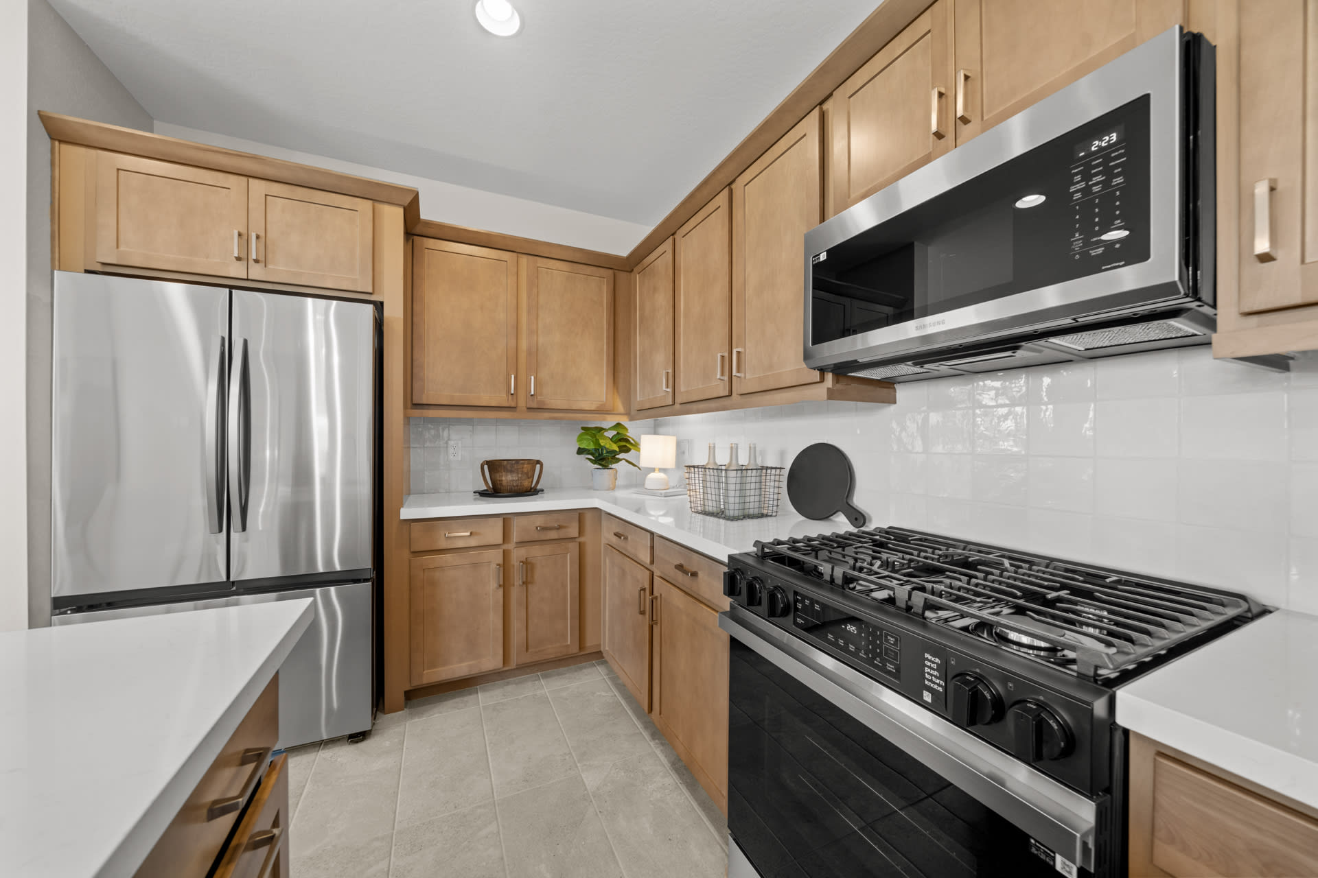 Kitchen | Radiance Floorplan | Elara at Moonlight | New Homes in Maricopa, AZ by Landsea Homes