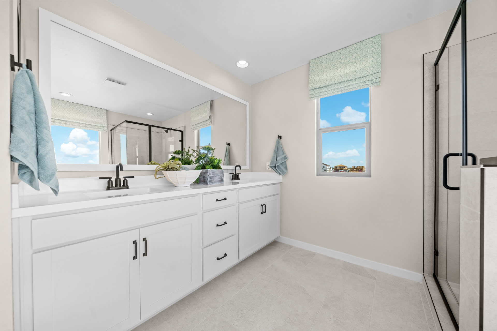 Primary Bathroom | Skyline Floorplan | Elara at Moonlight | New Homes in Maricopa, AZ by Landsea Homes