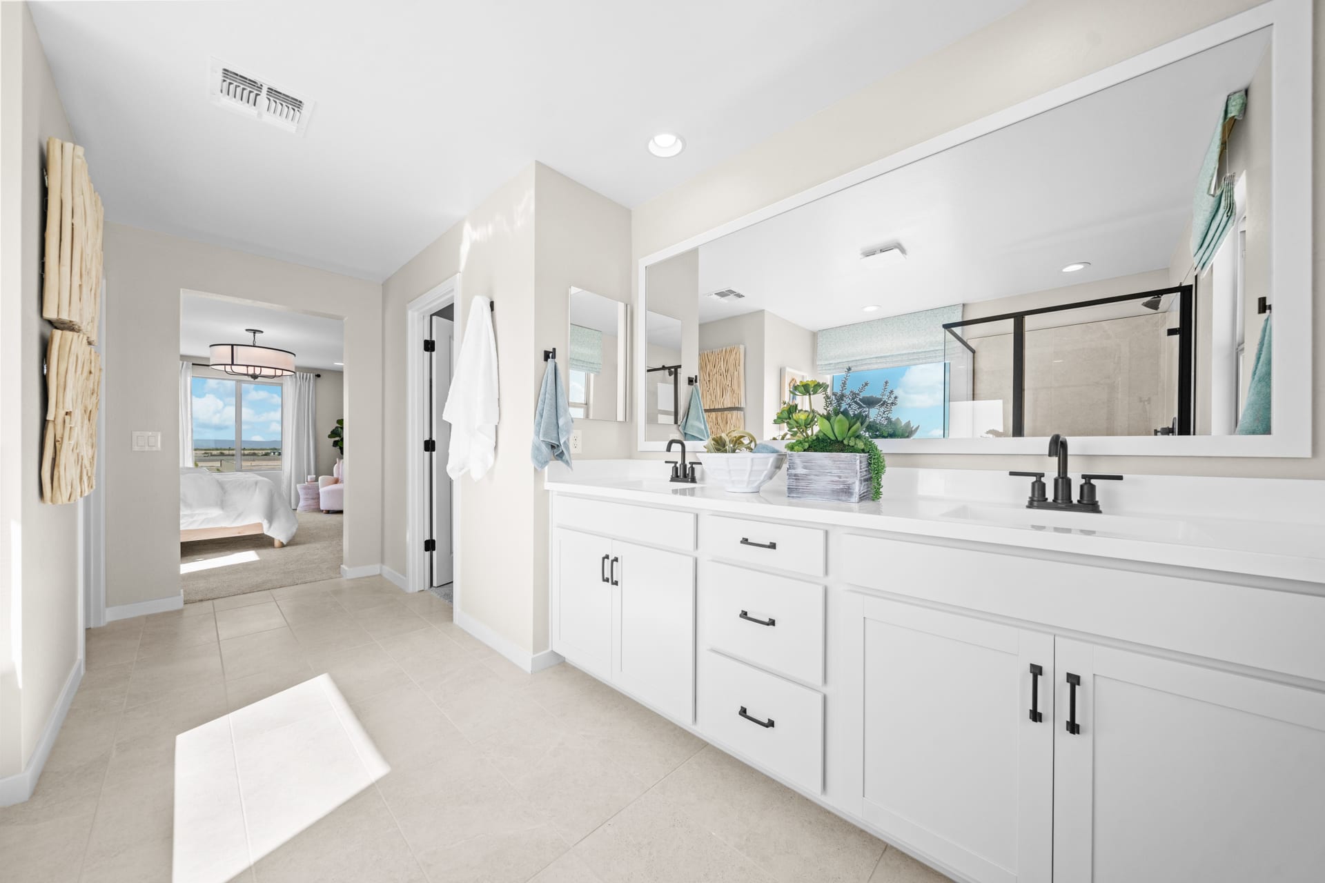 Primary Bathroom | Skyline Floorplan | Elara at Moonlight | New Homes in Maricopa, AZ by Landsea Homes