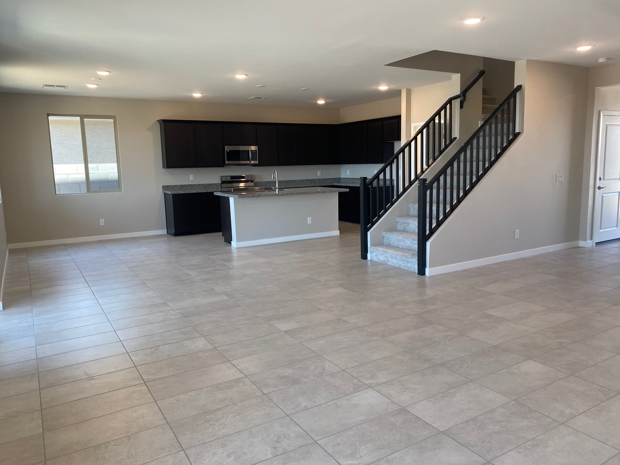 Lot 12 | Dining Area & Kitchen | Aspen | Wildera – Canyon Series | New Homes in San Tan Valley, AZ | Landsea Homes