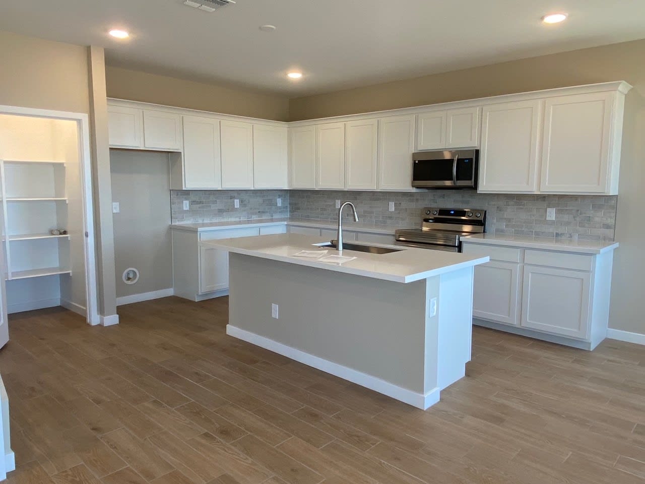 Lot 5 | Kitchen | Aspen | Wildera – Canyon Series | New Homes in San Tan Valley, AZ | Landsea Homes