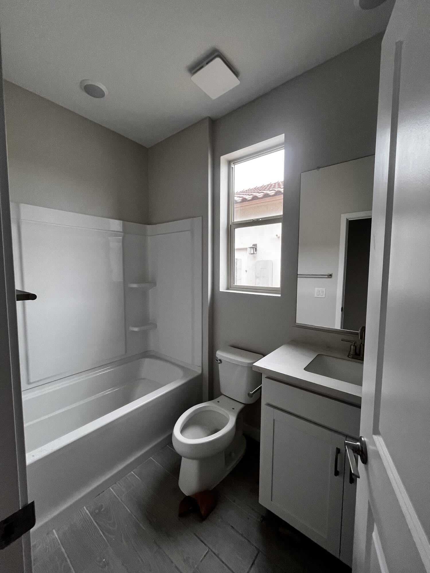Lot 44 | Bathroom 2 | Mira Vista at Victory in Buckeye, AZ by Landsea Homes