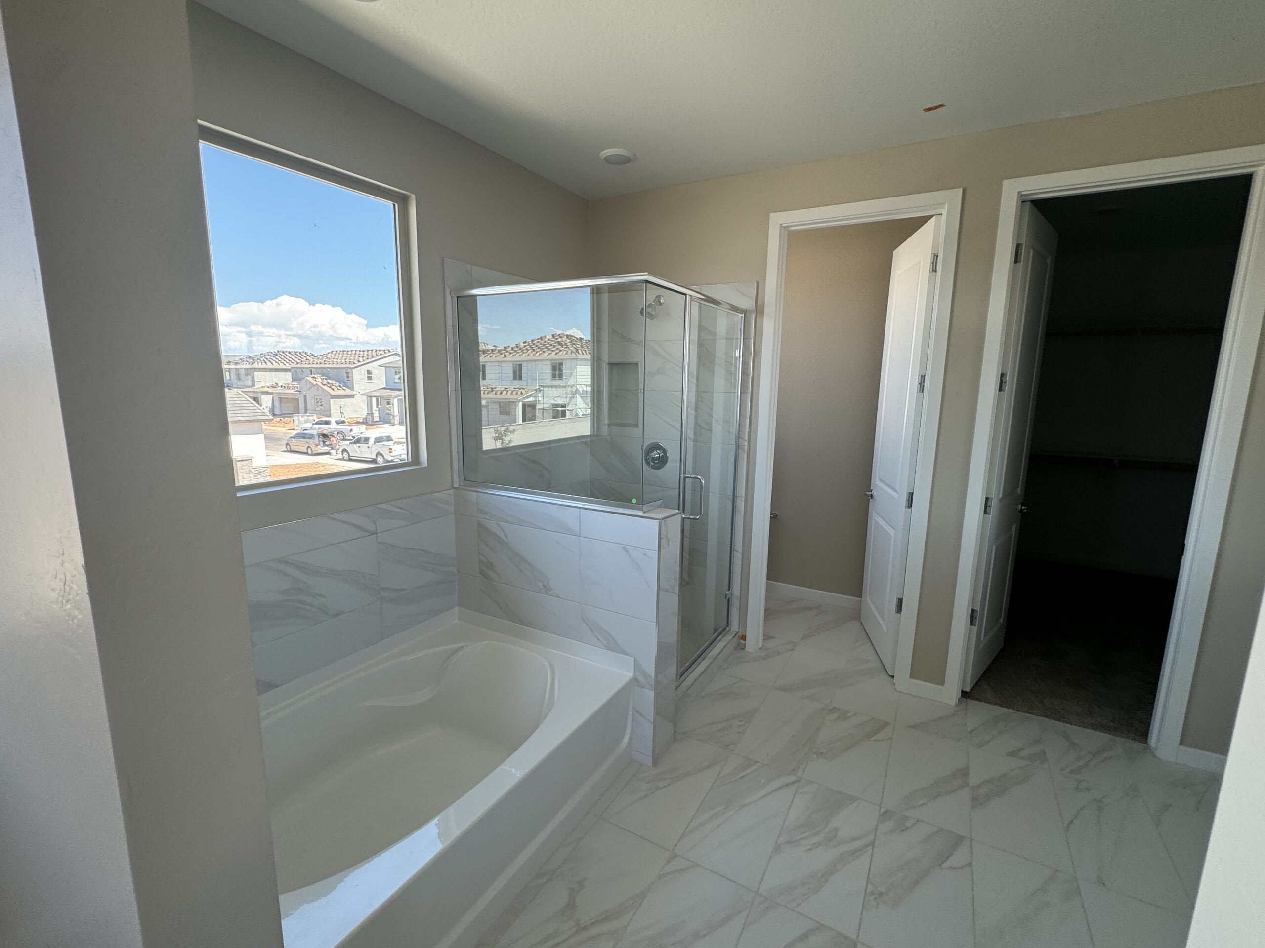 Primary Bathroom | Grand 5G Floorplan | Wildera – Peak Series | New Homes in San Tan Valley, AZ | Landsea Homes