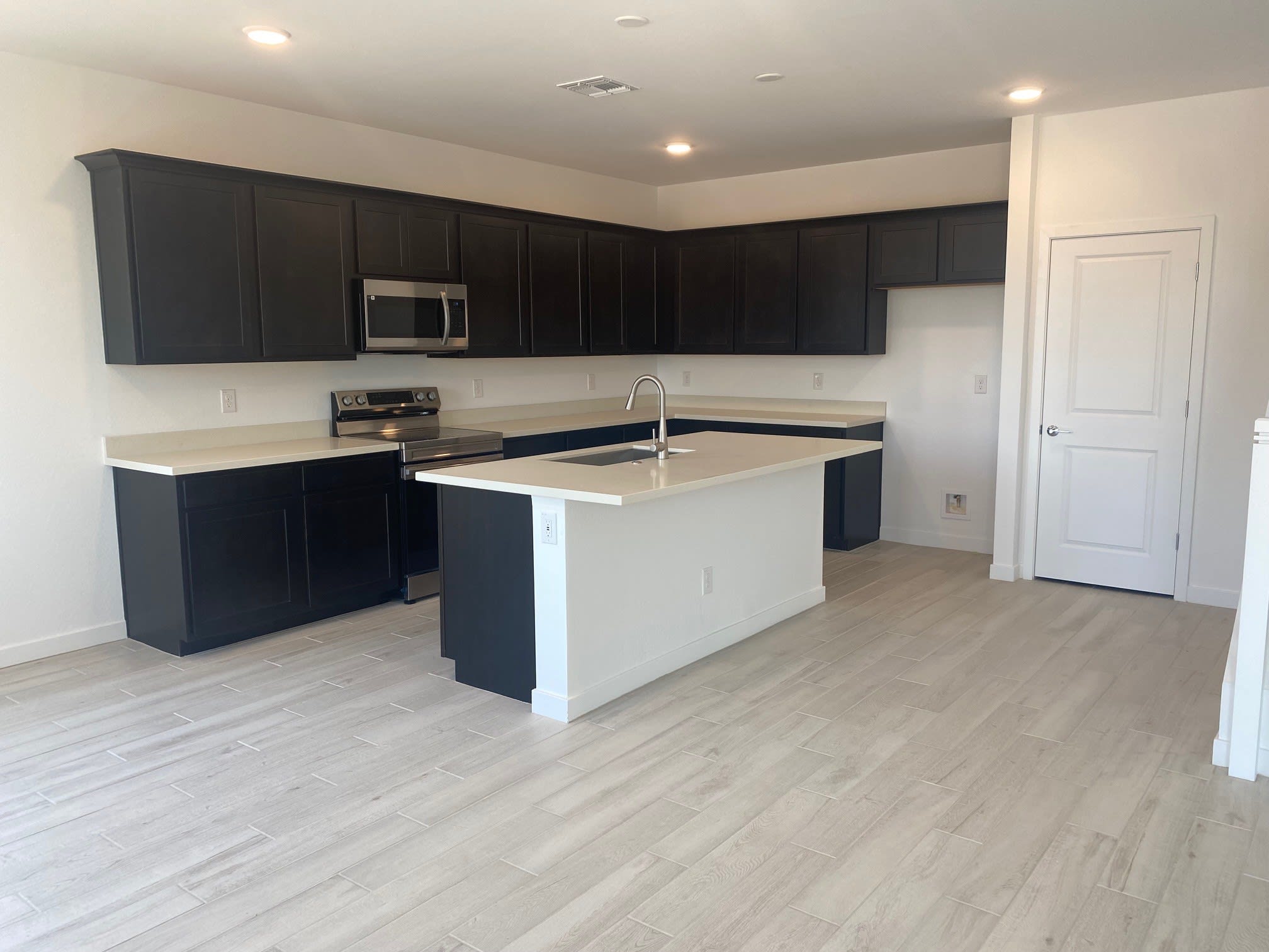 Kitchen | Aspen Floorplan | Wildera – Canyon Series | New Homes in San Tan Valley, AZ | Landsea Homes