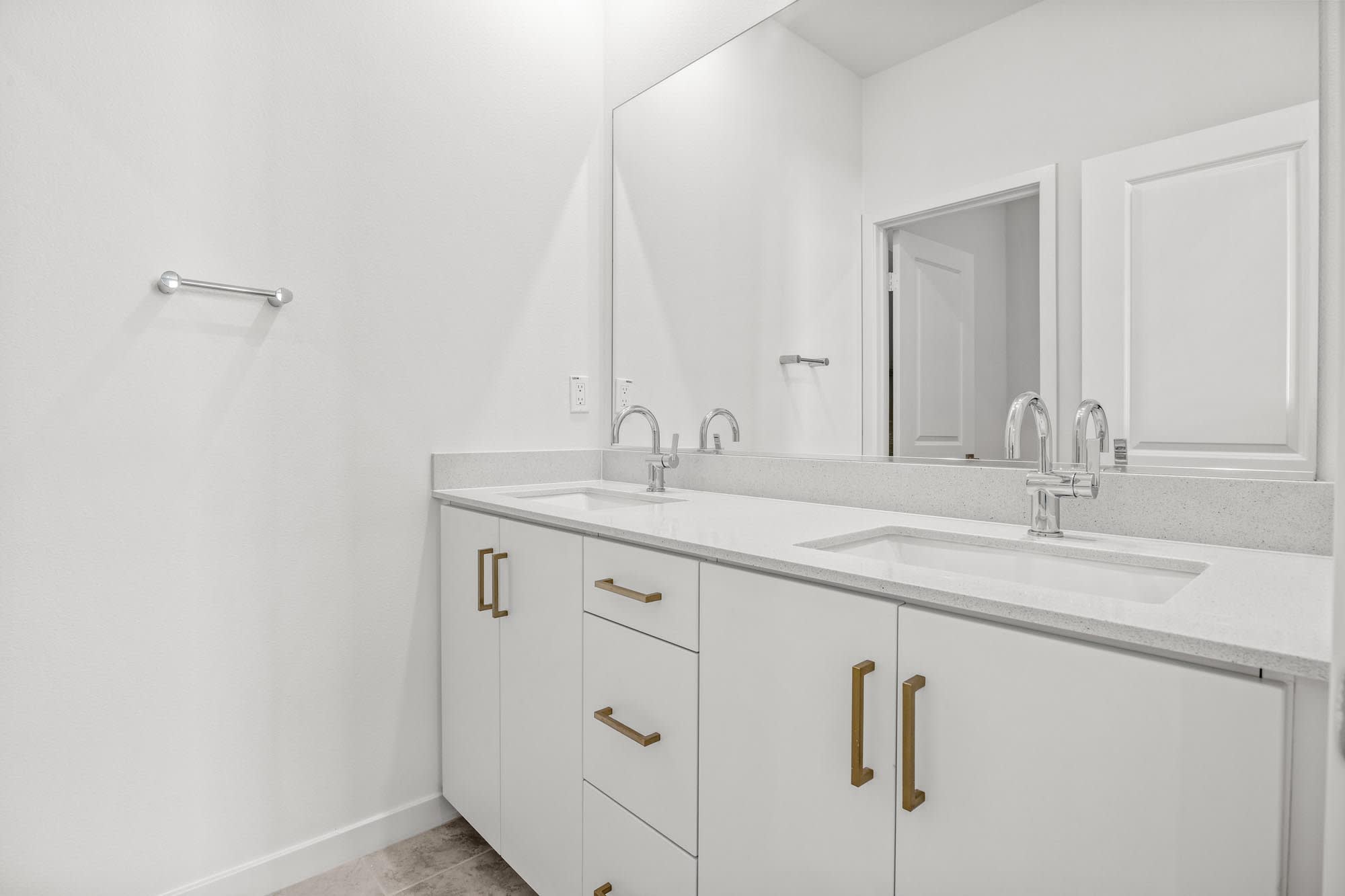 Bathroom 2 | Lot 55 | Clementine at Narra Hills in Fontana, CA by Landsea Homes