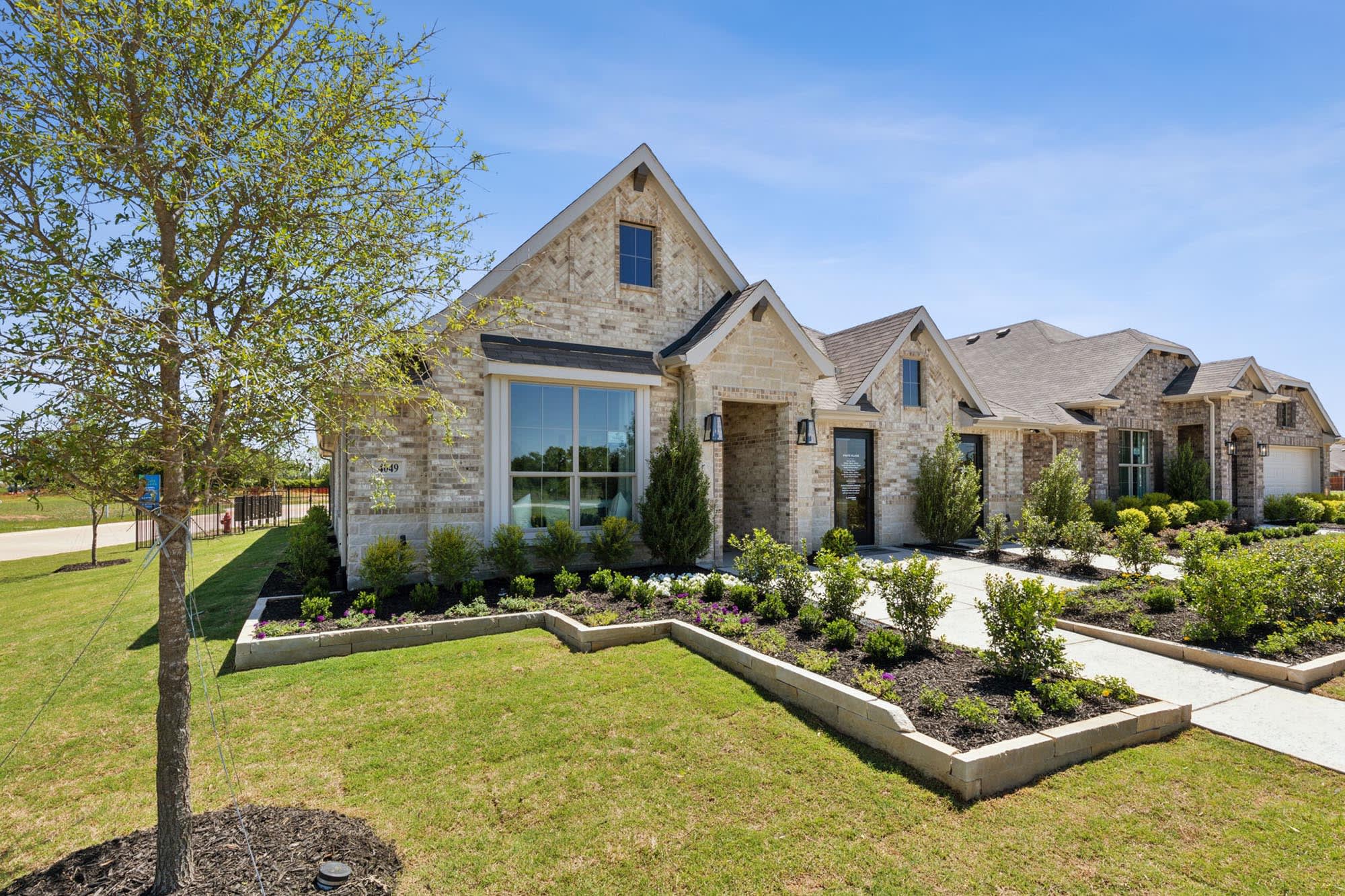 Elevation C | Concept 1937 at Waterford Park in Weatherford, TX by Landsea Homes