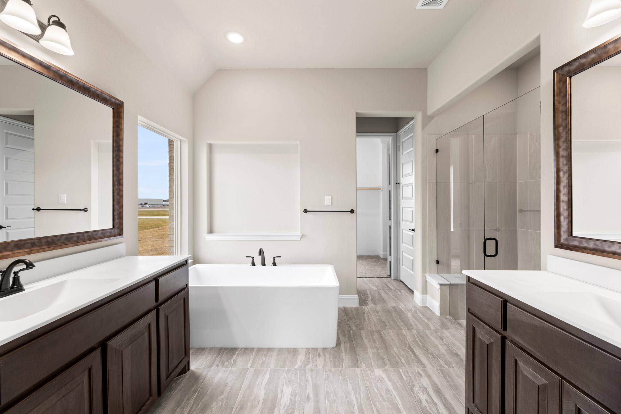 Primary Bathroom | Concept 2623 at Paloma Ranch in New Fairview, TX by Landsea Homes