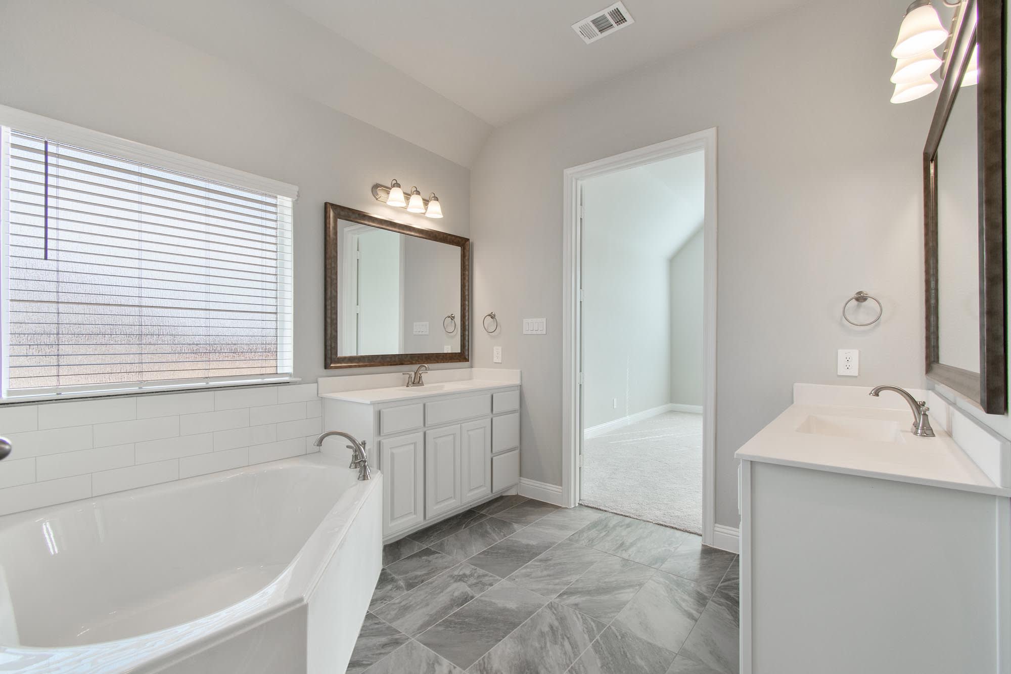 Primary Bathroom | Concept 2623 at Paloma Ranch in New Fairview, TX by Landsea Homes